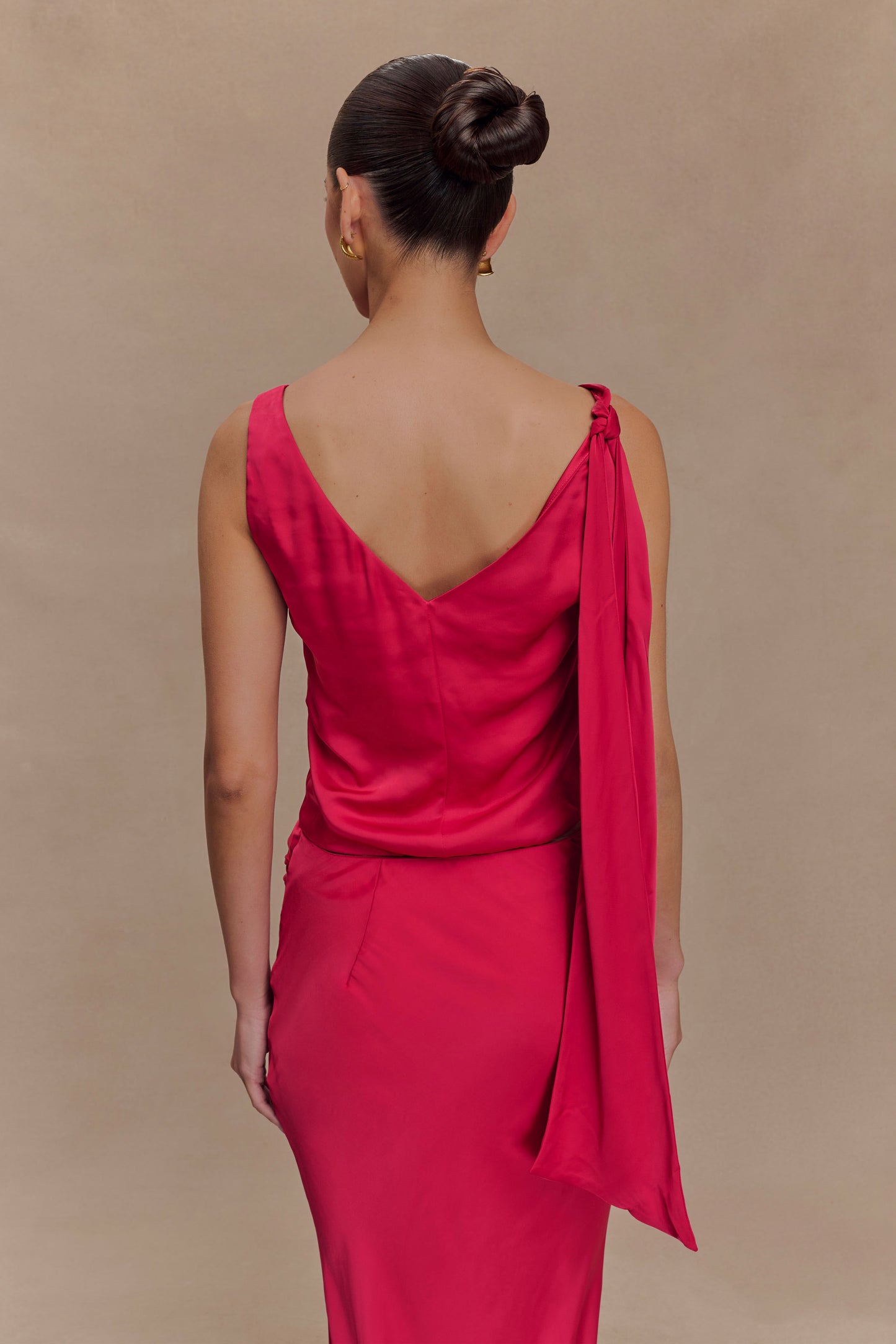 Top sans manches Nicola en satin avec détail nœud - Cerise rose