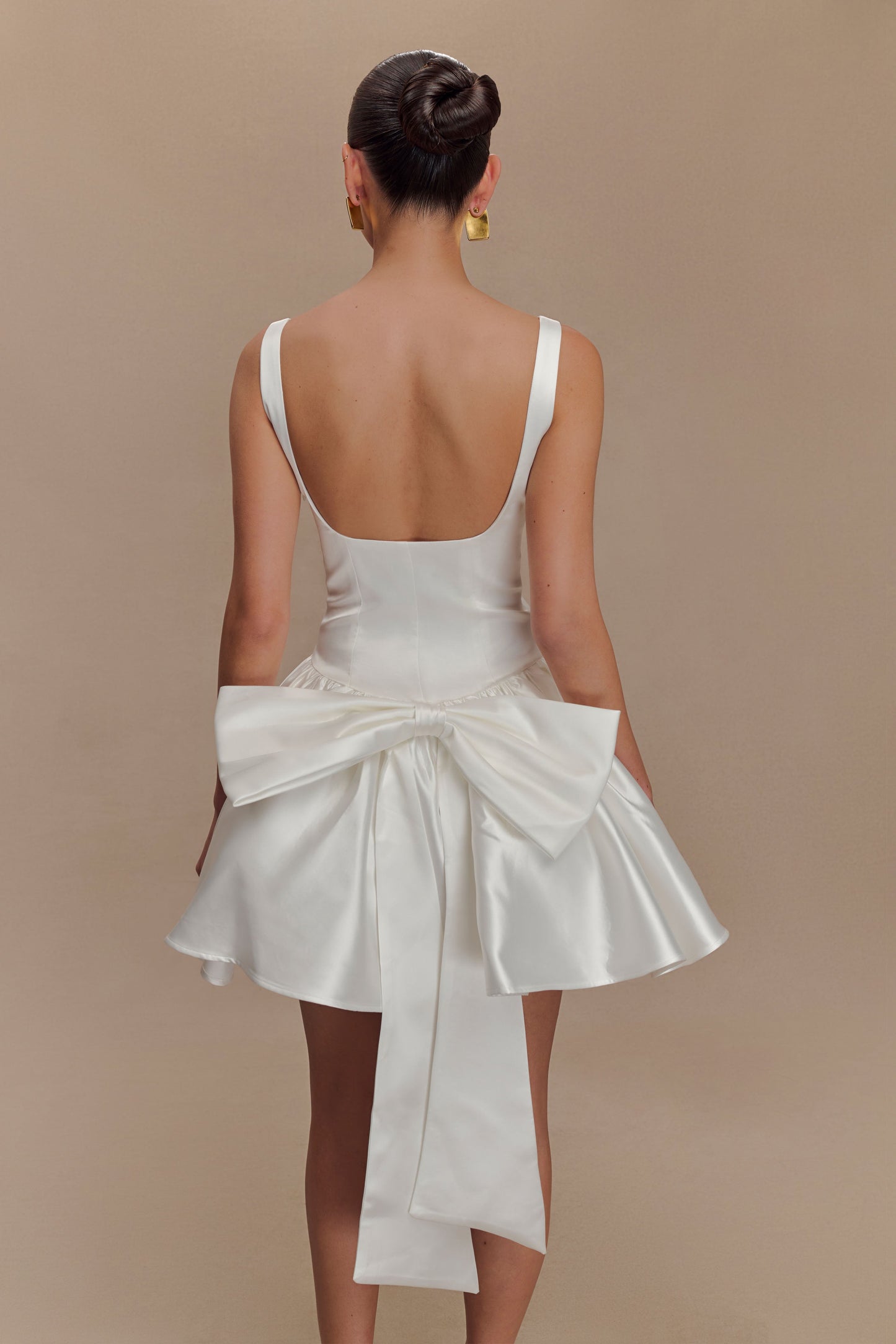 Mini-robe Felicia en satin avec nœud - Blanc
