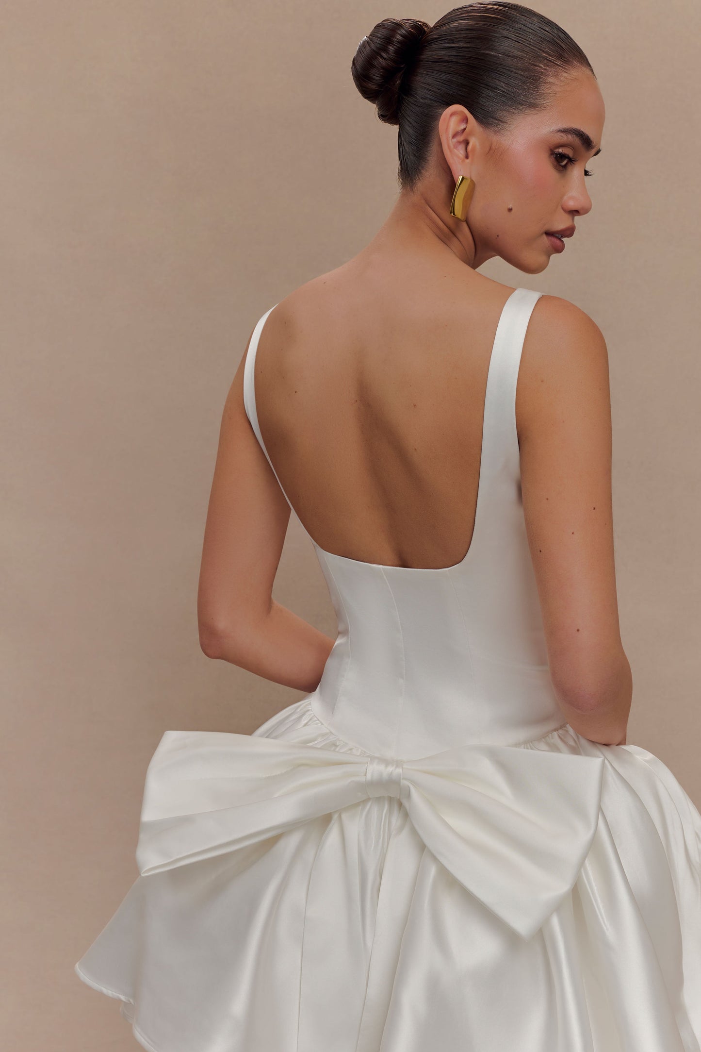 Mini-robe Felicia en satin avec nœud - Blanc