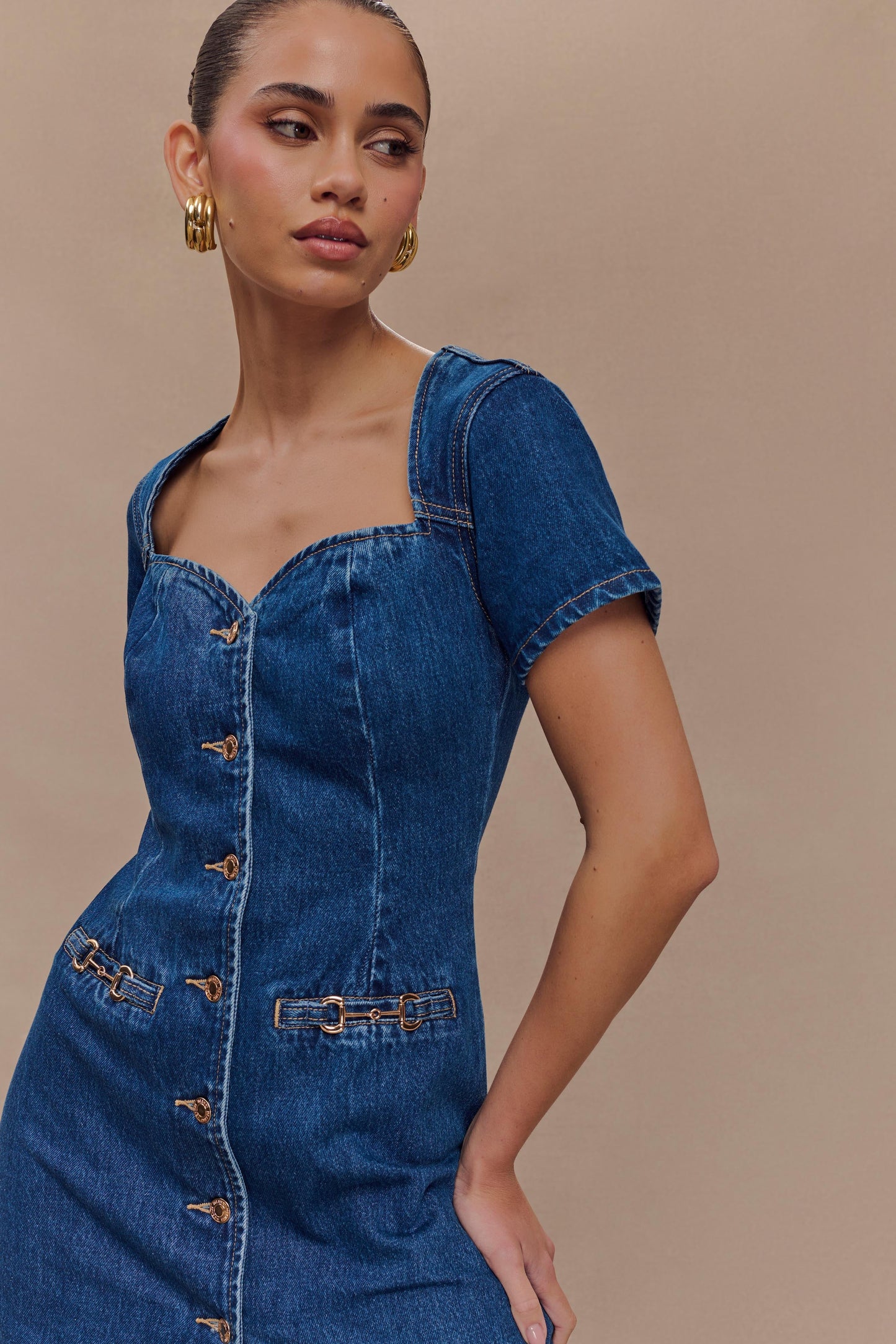 Mini-robe en jean à col en forme de cœur Monica - Bleu foncé