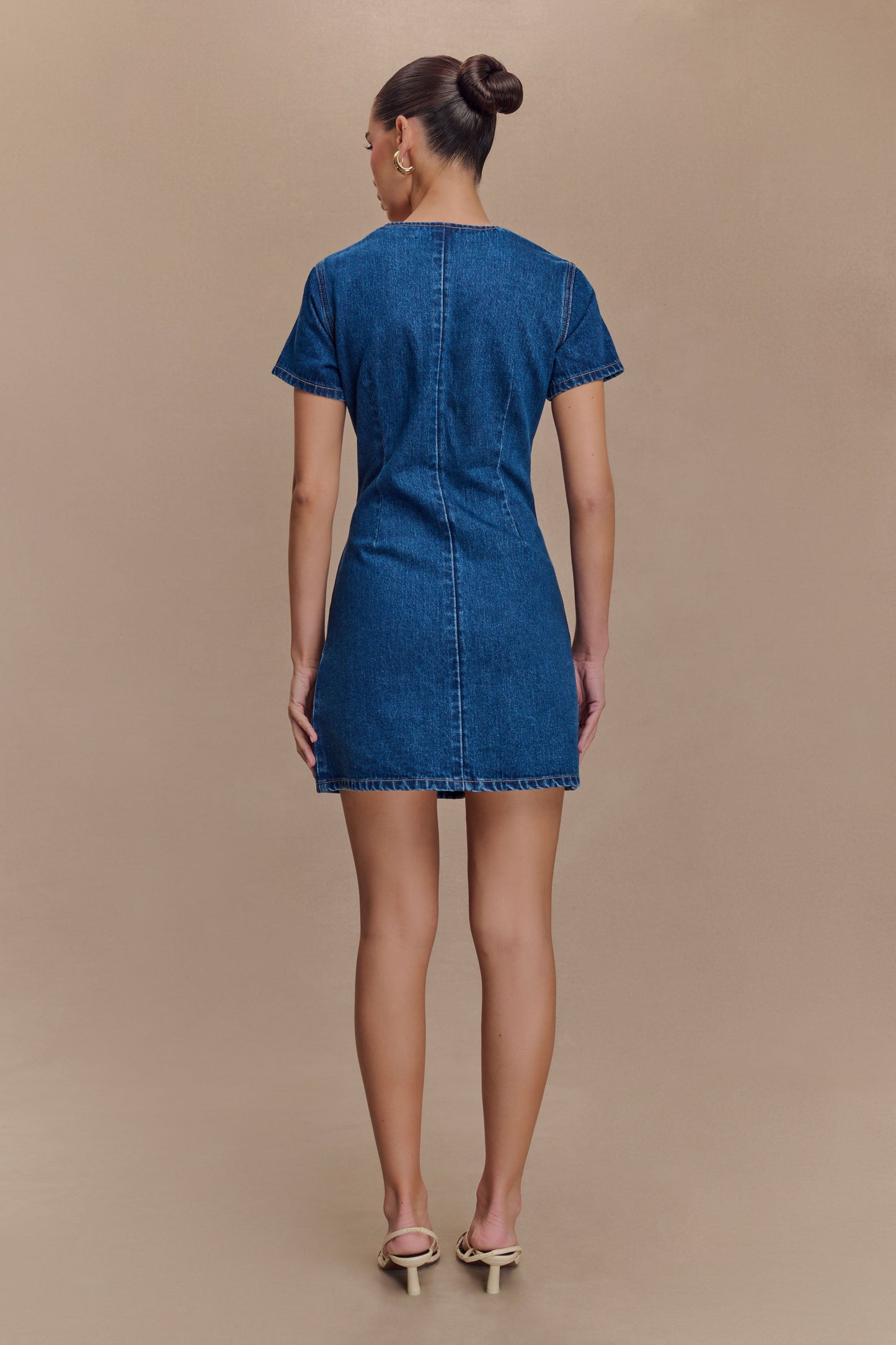 Mini-robe en jean à col en forme de cœur Monica - Bleu foncé