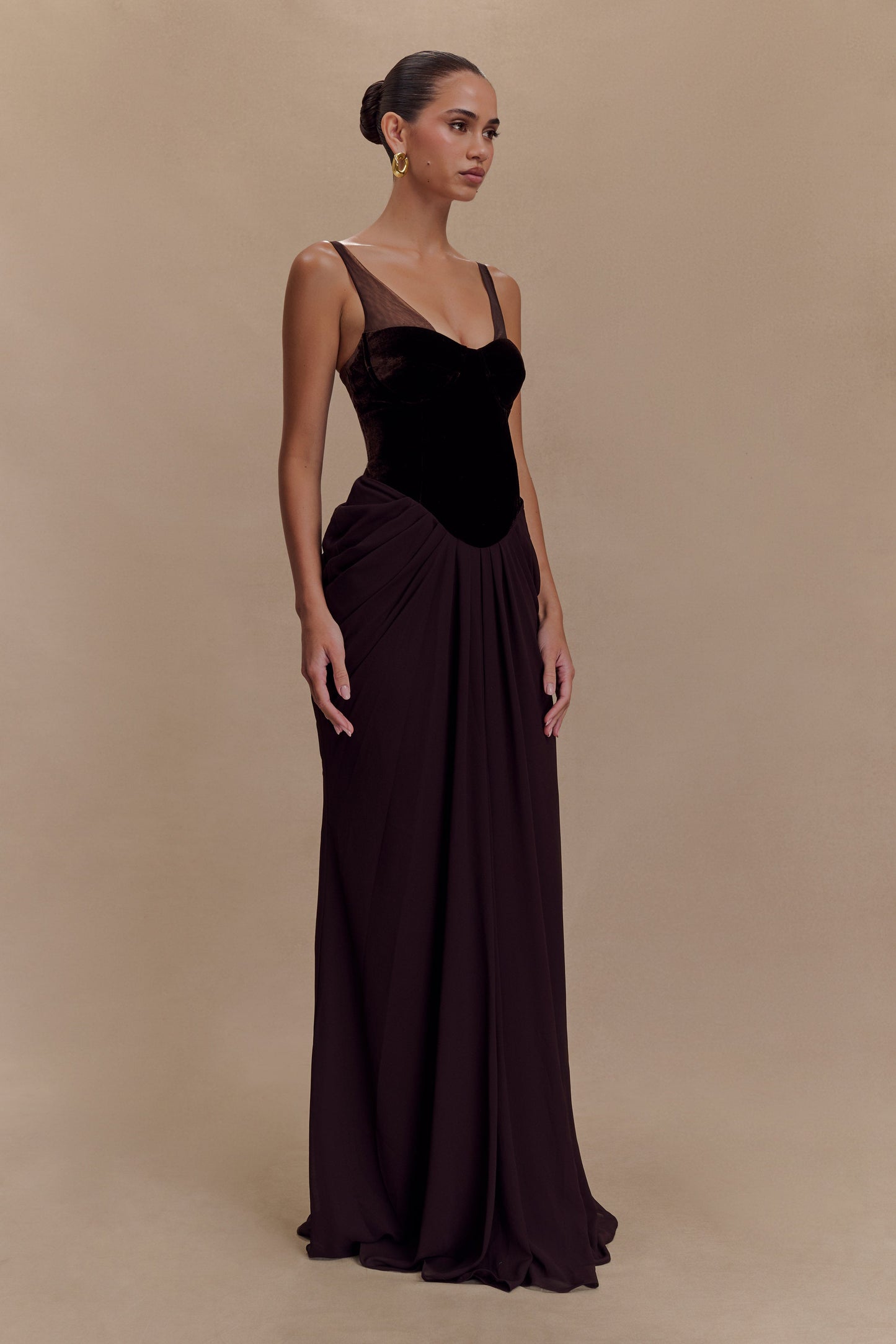 Robe Maxi Roxanne en Velours avec Corset - Brun Cacao