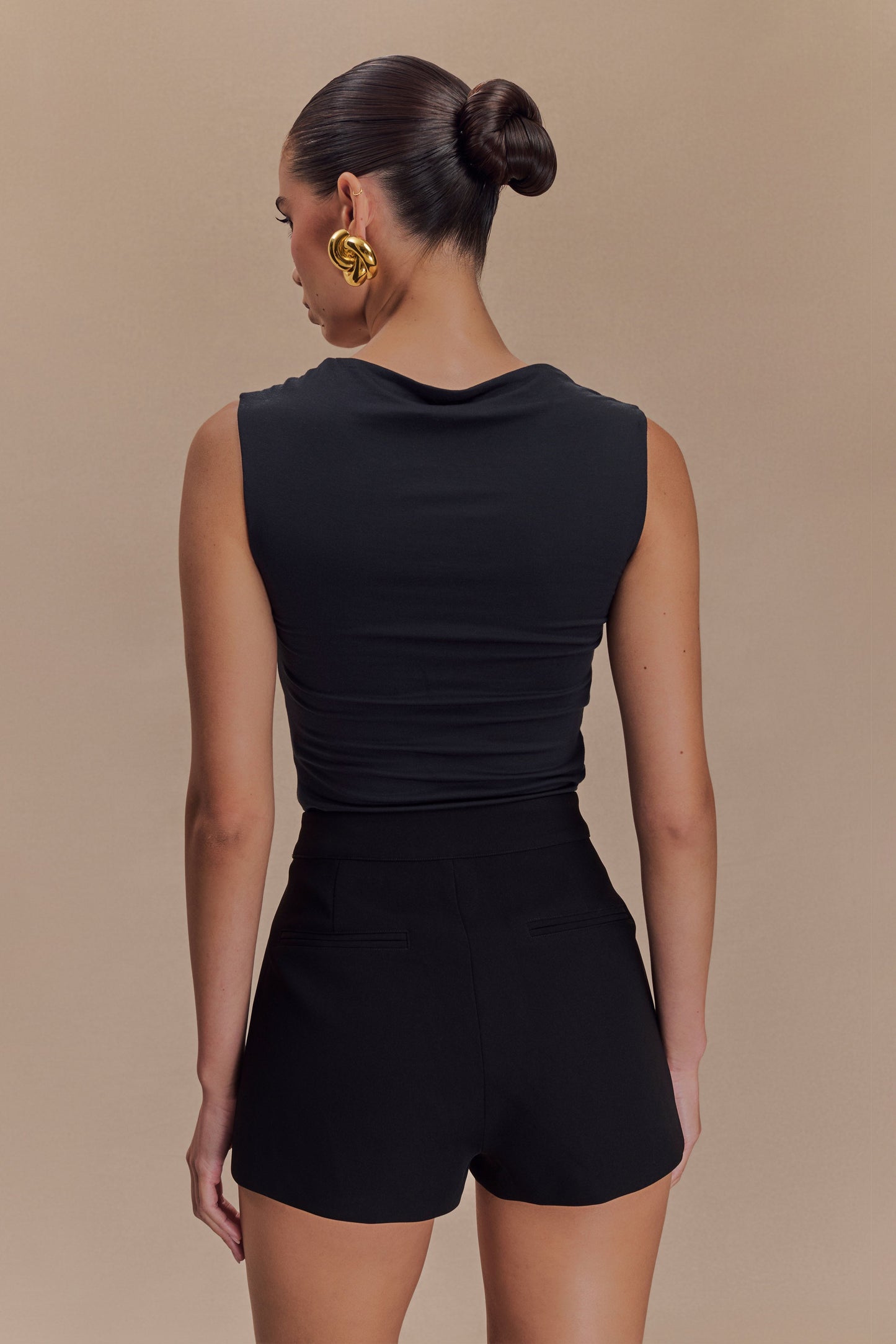 T-shirt en modal avec bordure en dentelle Tatianna - Noir