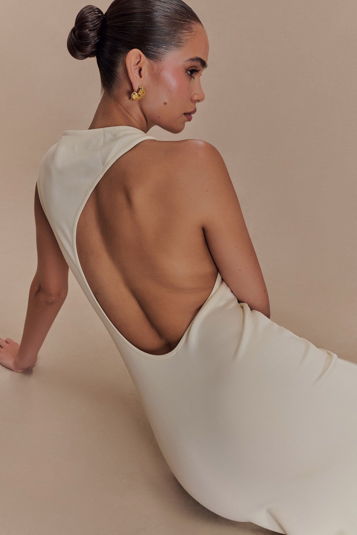 Robe longue en jersey scuba Katerina avec découpes - Ivoire