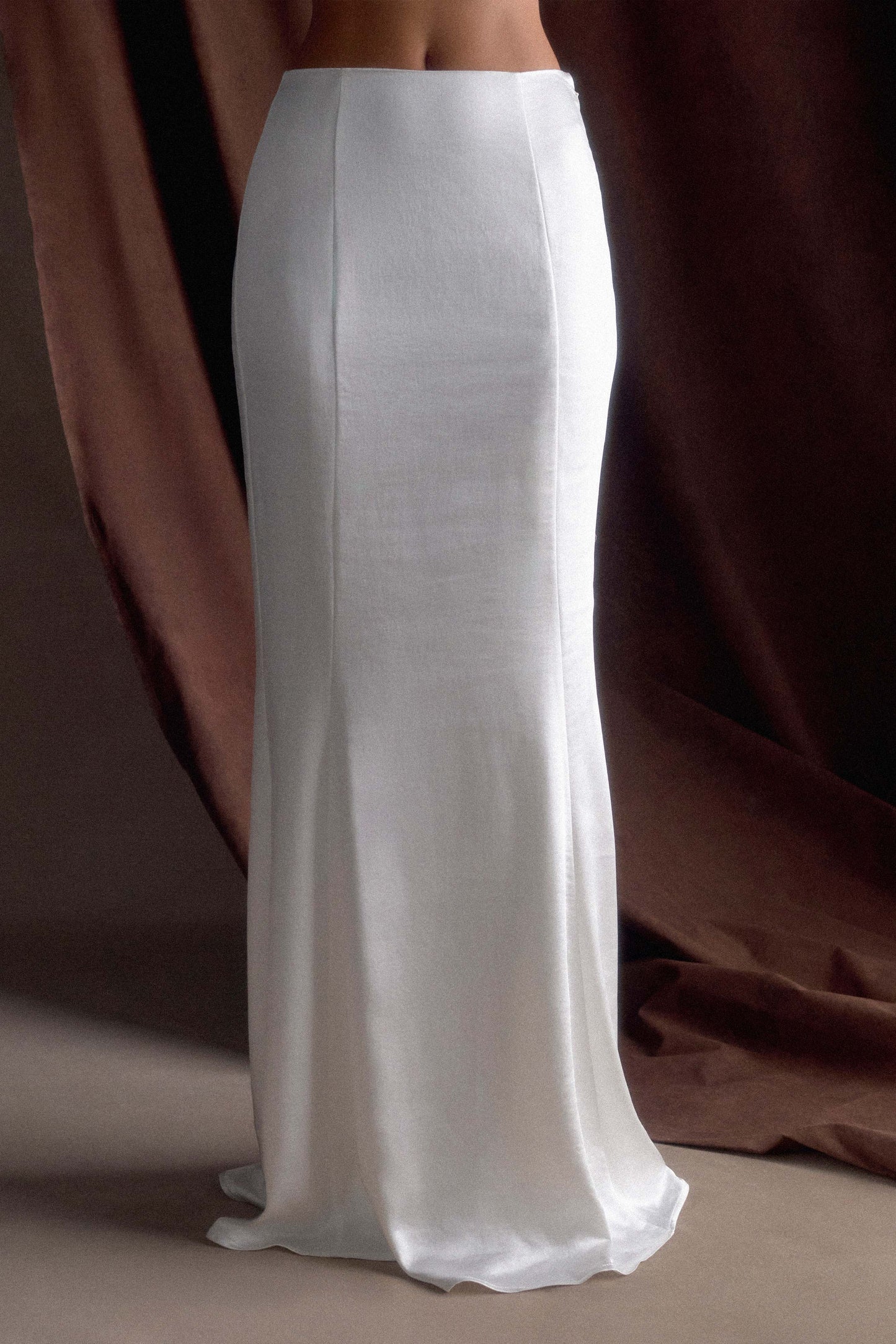 Jupe Maxi Queue de Poisson en Satin Khloe - Blanche