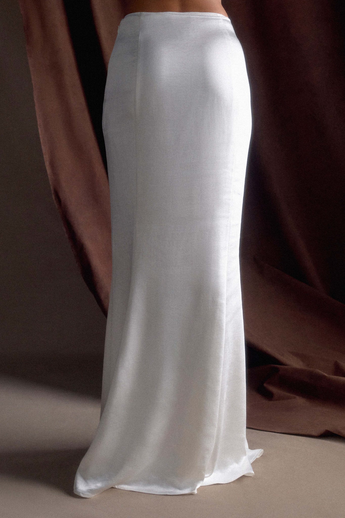 Jupe Maxi Queue de Poisson en Satin Khloe - Blanche