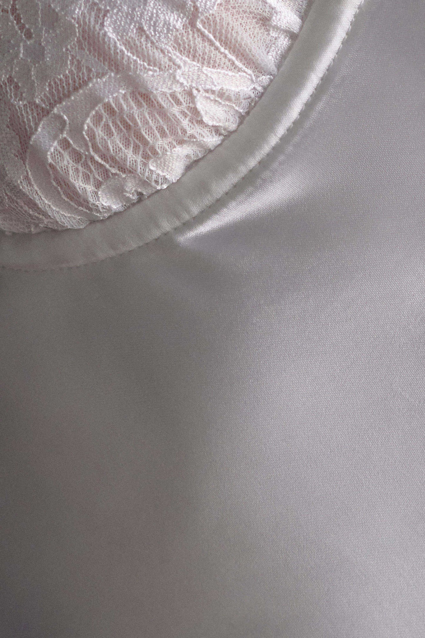 Mini-robe nuisette en satin Scarlett - Ivoire