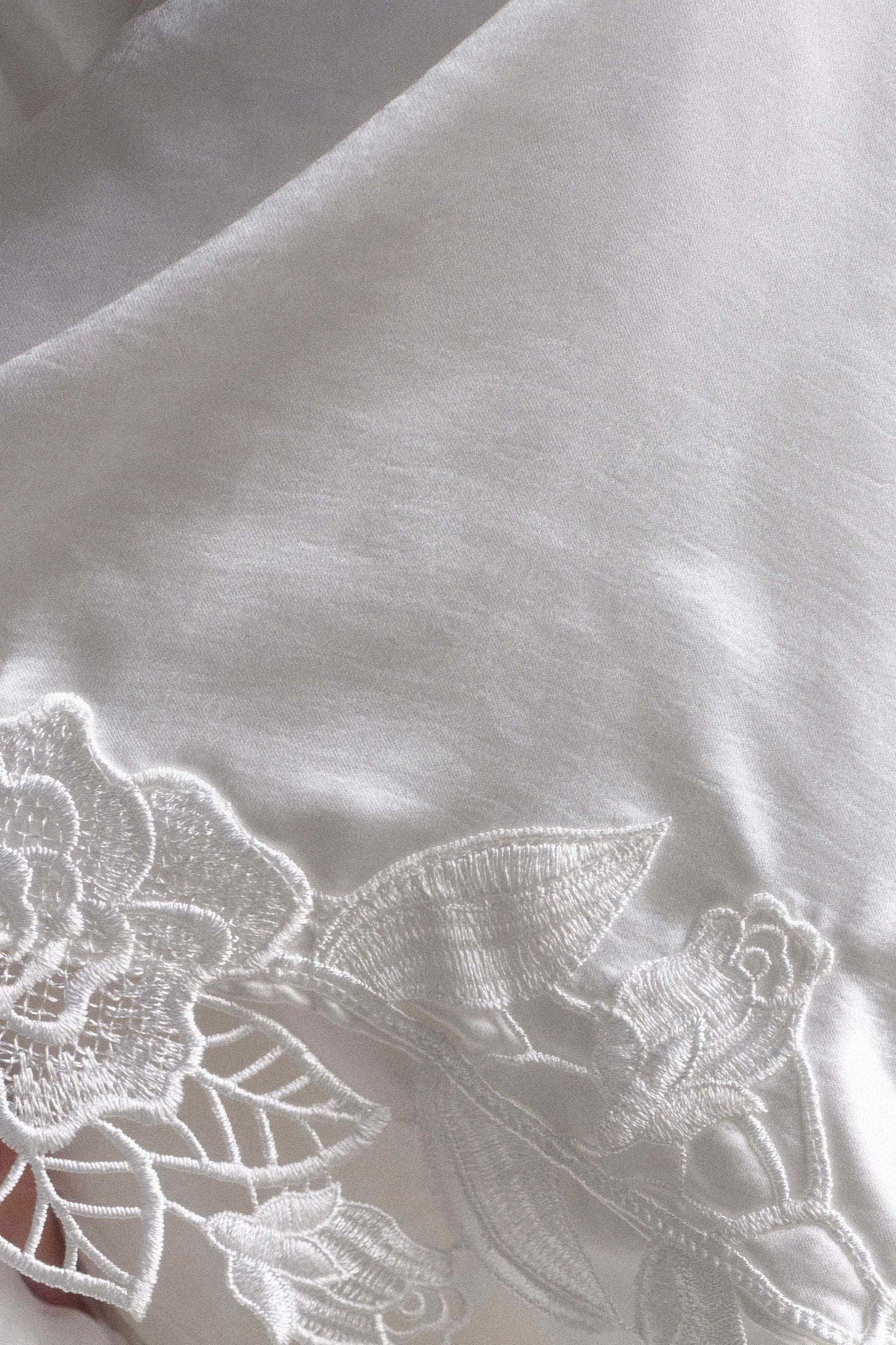 Manteau de mariée en satin Sullivan avec dentelle - Ivoire