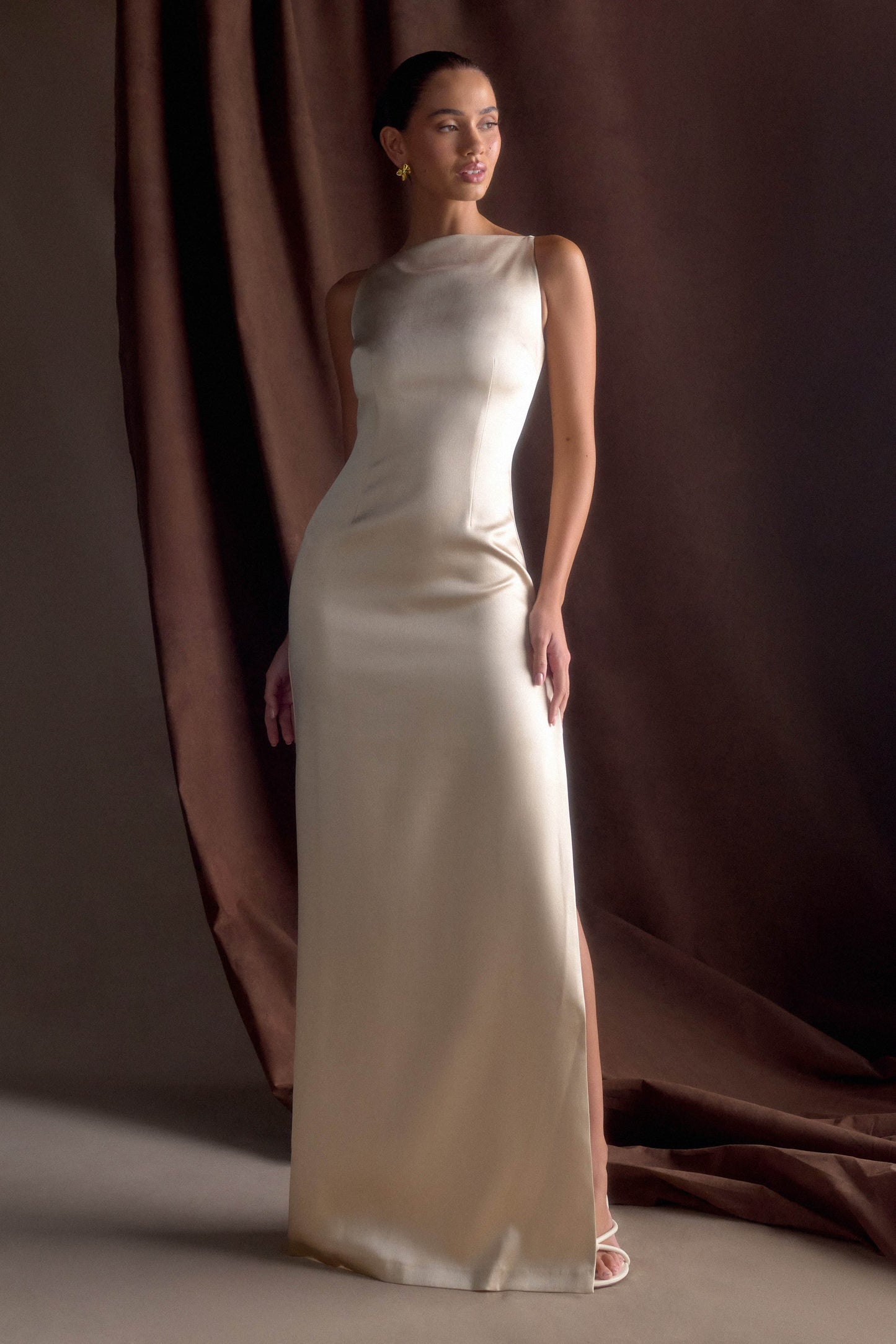 Robe Maxi en Satin Violet Sans Manches - Or Poudré