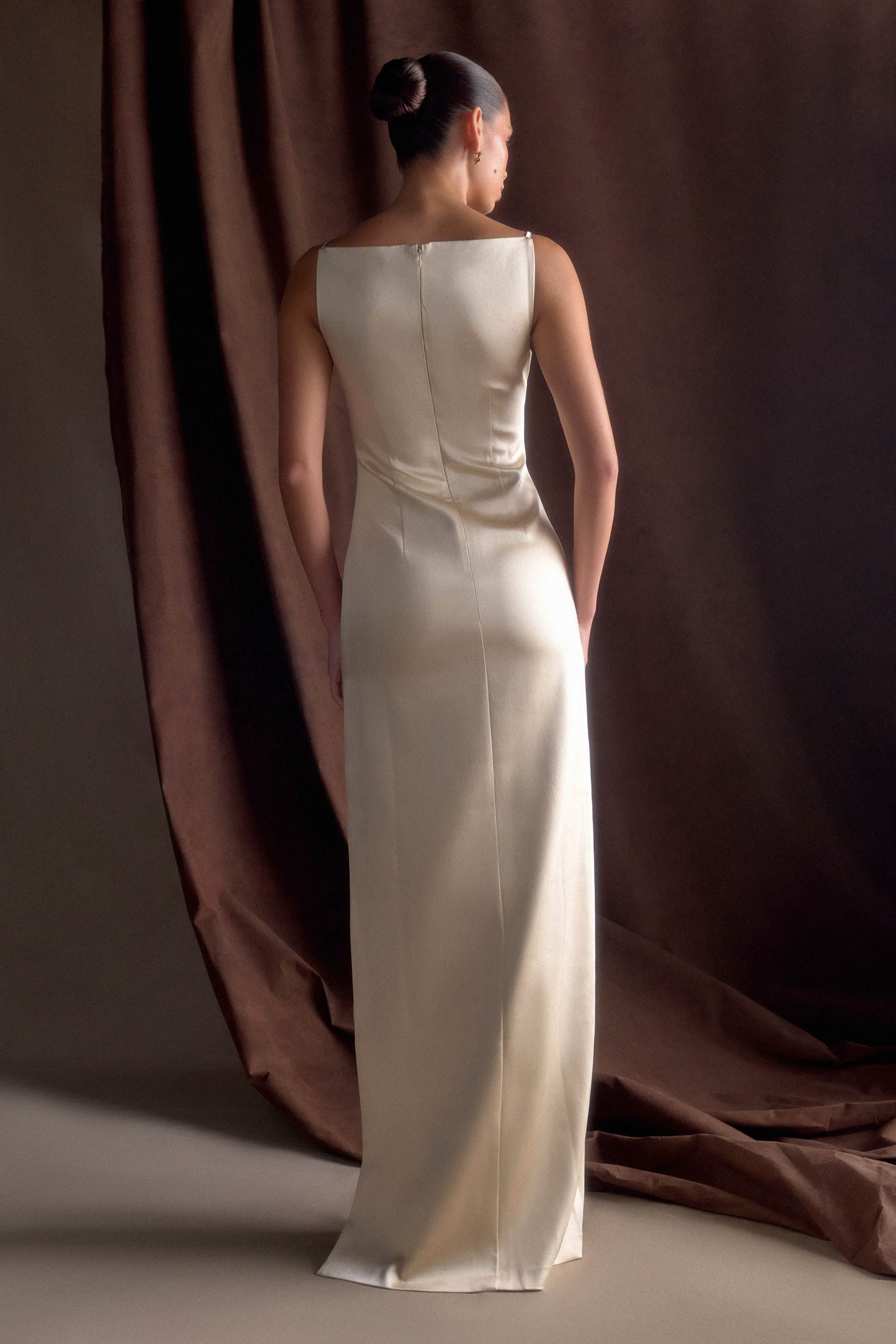 Robe Maxi en Satin Violet Sans Manches - Or Poudré