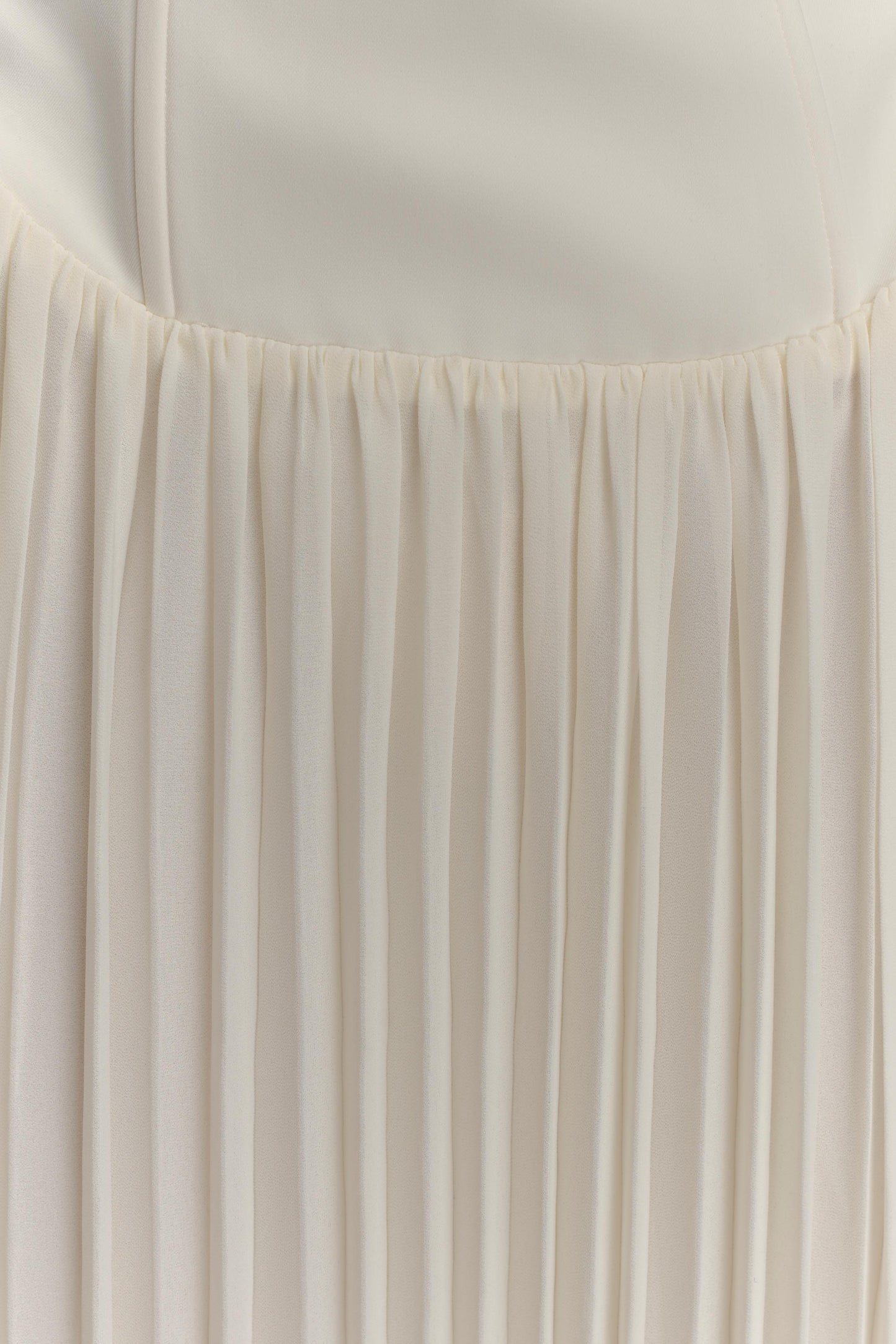 Robe Maxi Stacie à Plis et Emmanchures Croisées - Ivoire