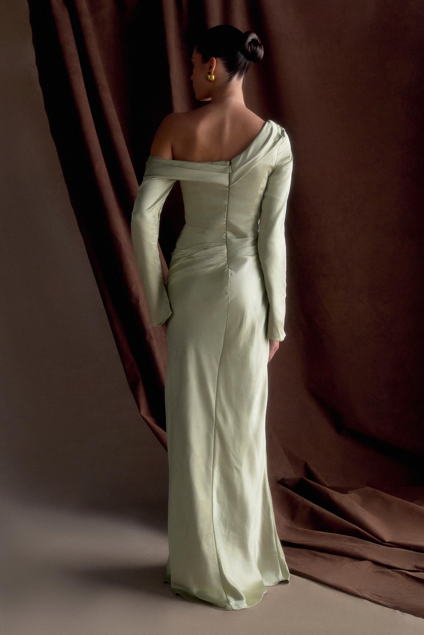 Iris Robe Maxi Satin à Manches Longues - Sauge