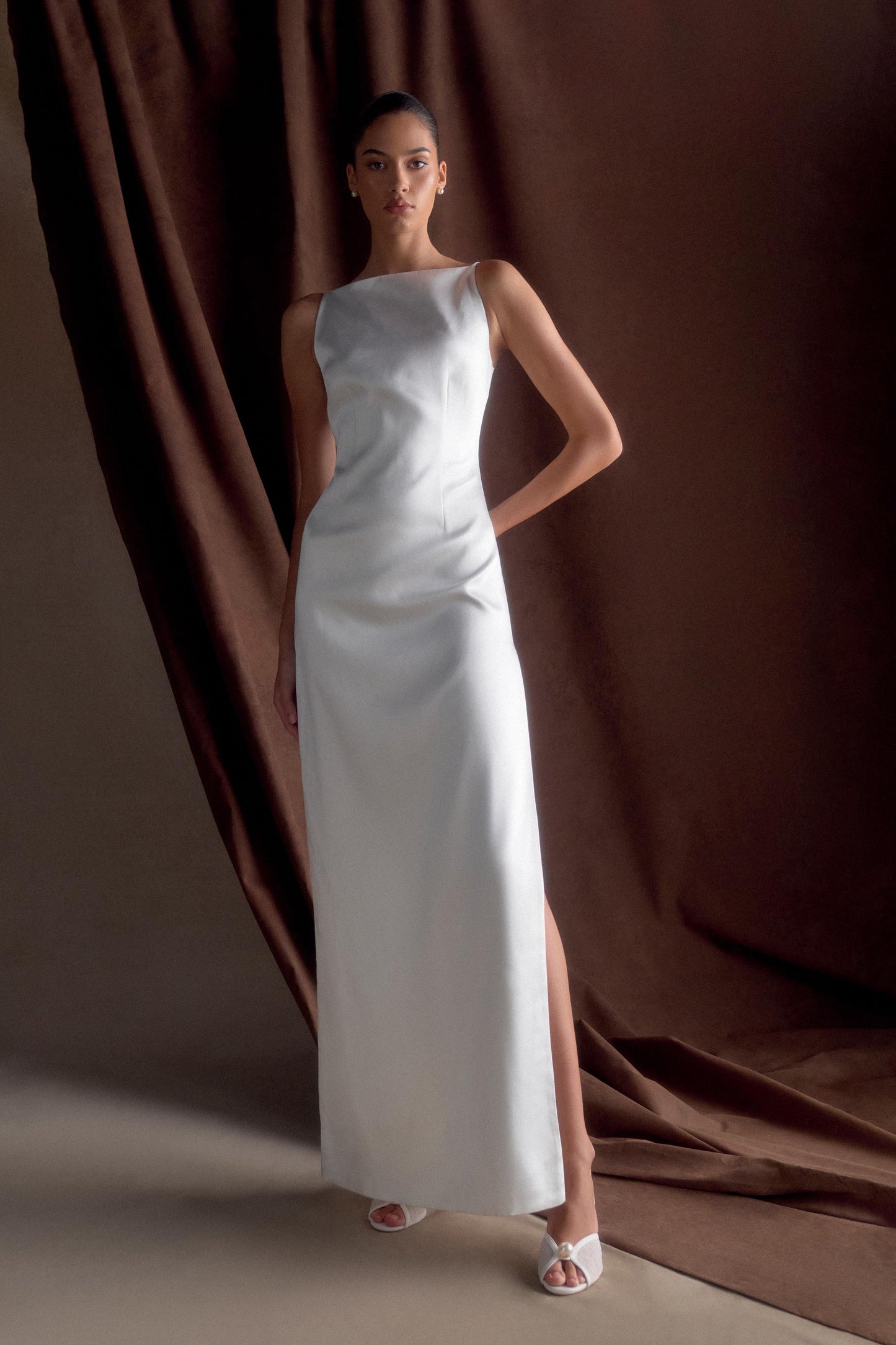 Violet Robe Maxi en Satin Sans Manches - Blanc