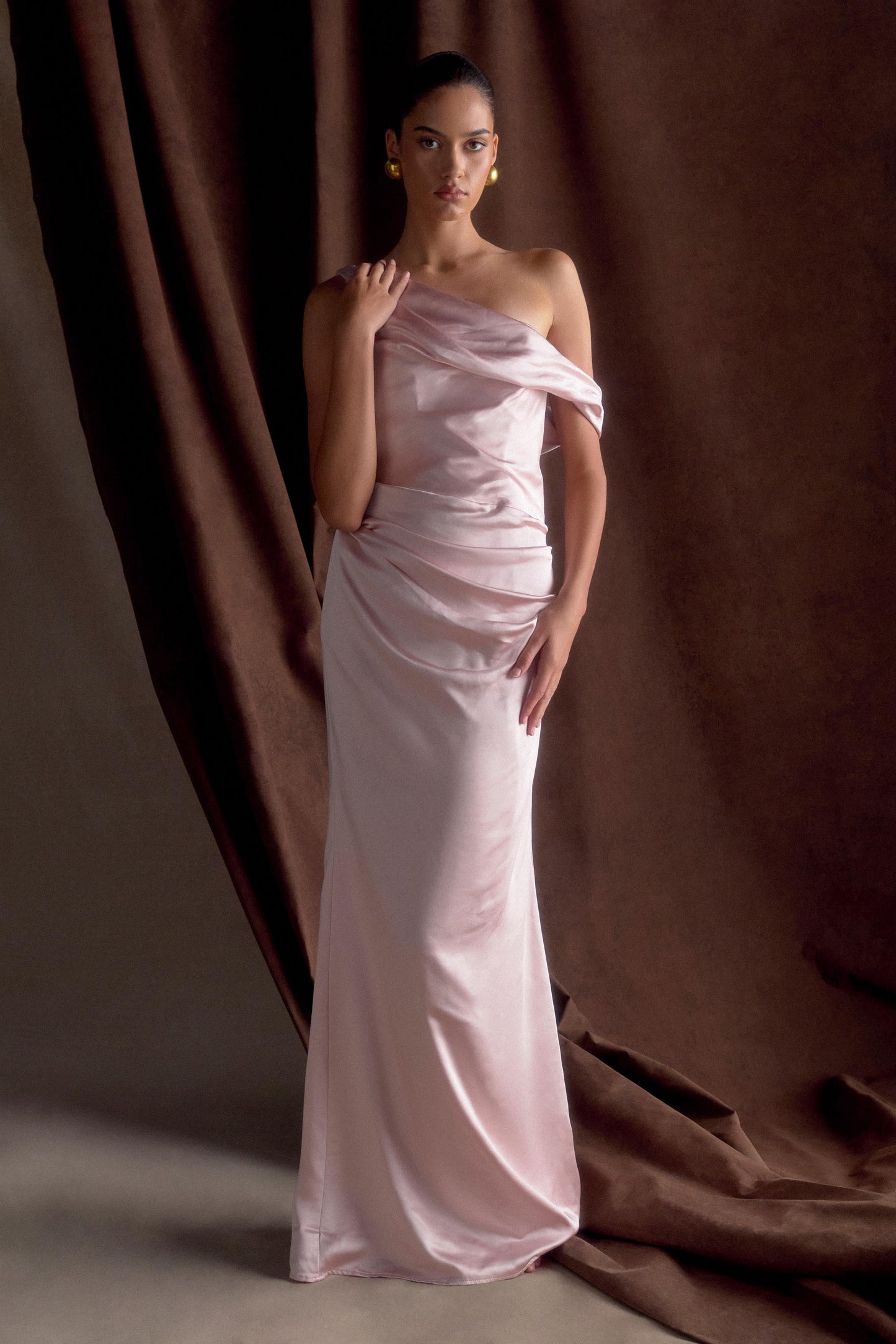 Robe Maxi en Satin Dalia à Manches Décolletées - Rose Poudré