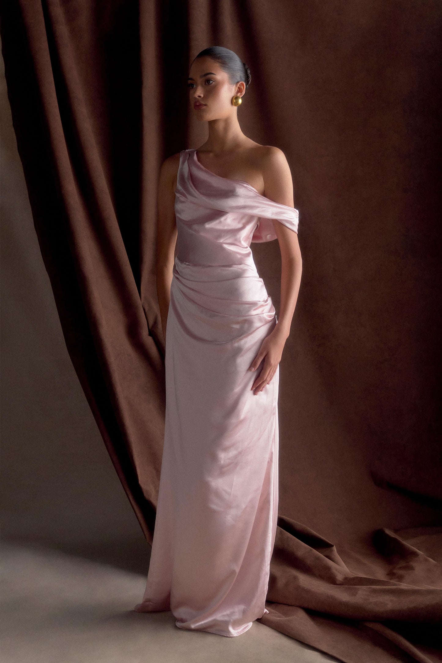 Robe Maxi en Satin Dalia à Manches Décolletées - Rose Poudré