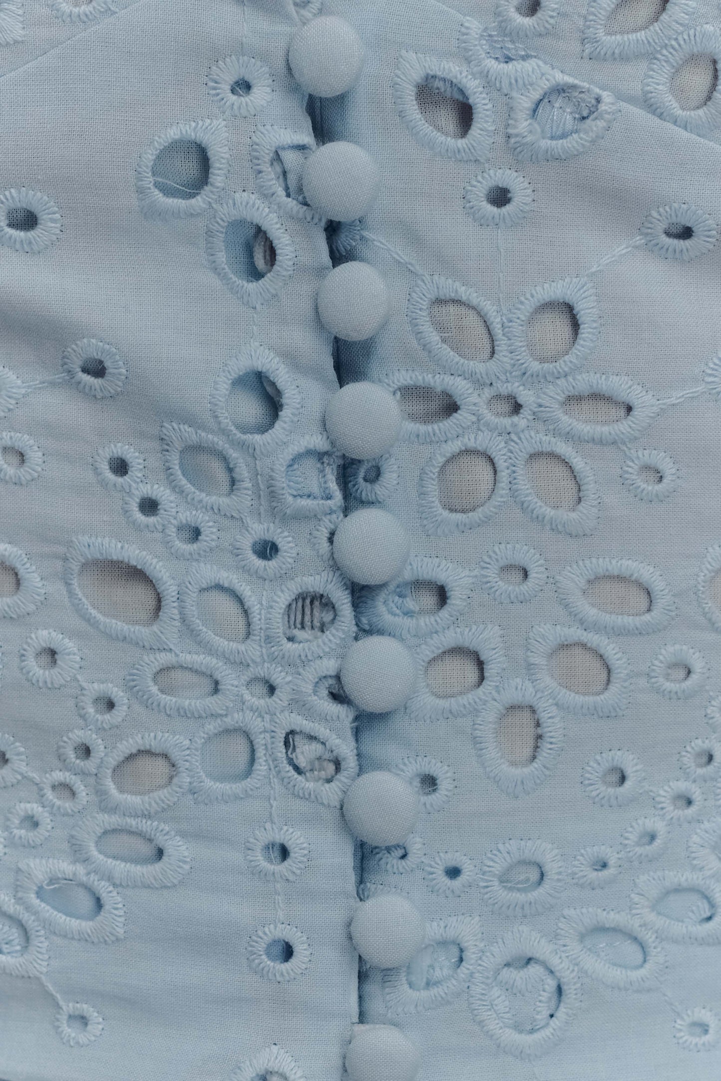 Top sans manches brodé Arla - Bleu pâle de bleuet