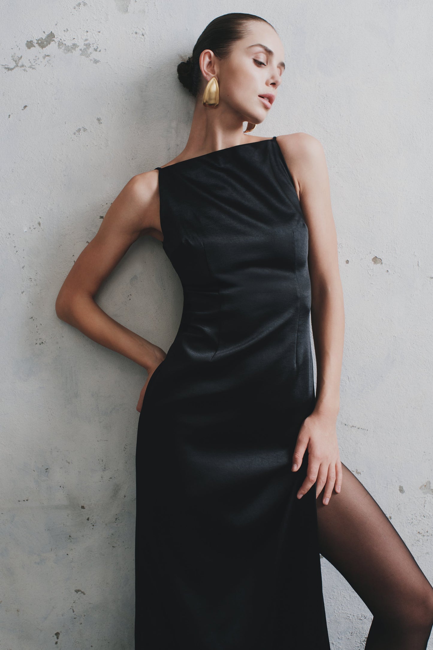 Violet Robe Maxi en Satin Sans Manches - Noir