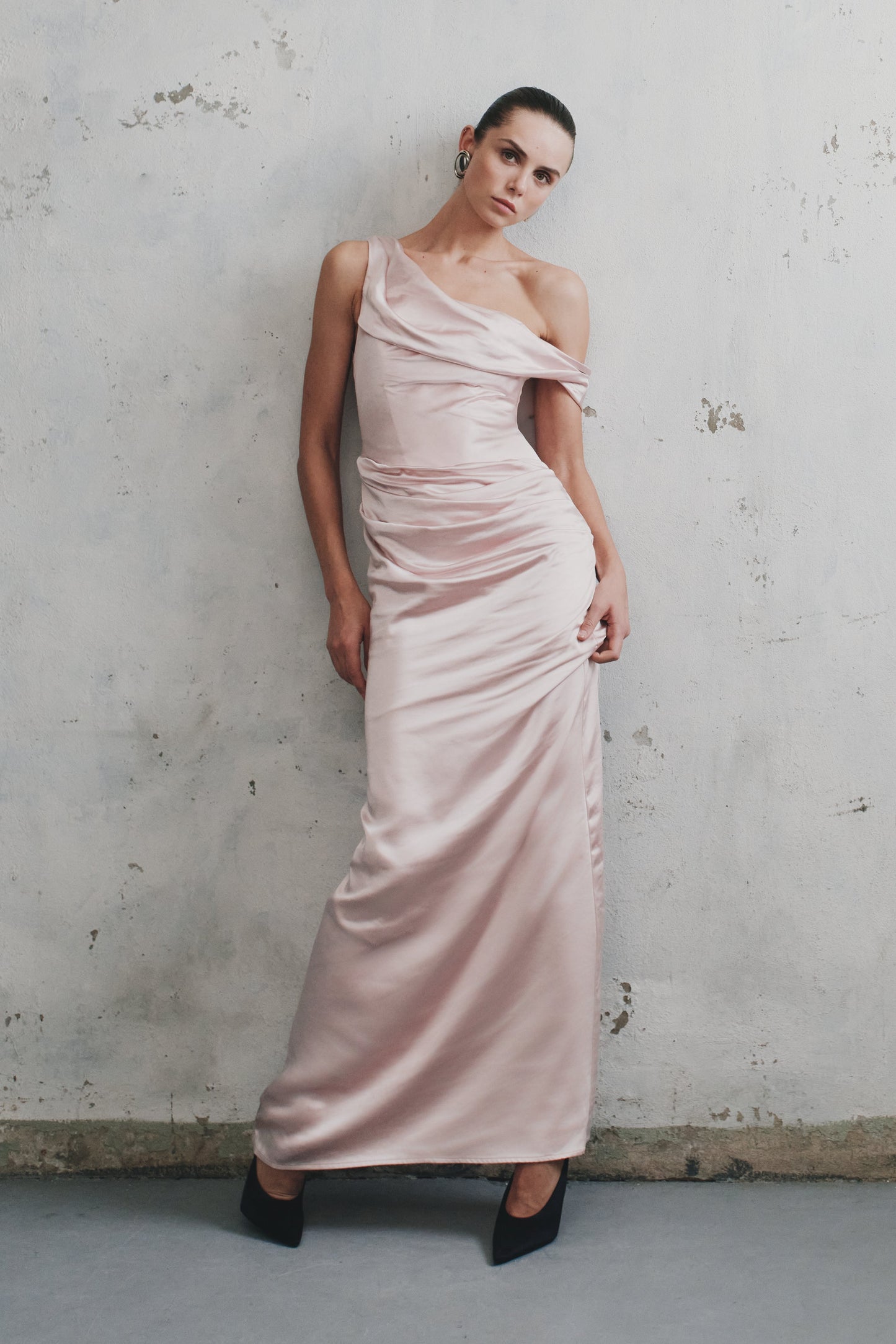 Robe Maxi en Satin Dalia à Manches Décolletées - Rose Poudré