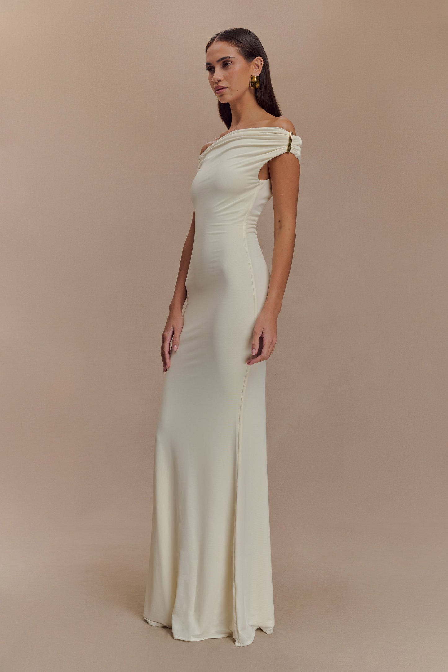 Robe Maxi Kinsley Slinky avec accessoires - Ivoire