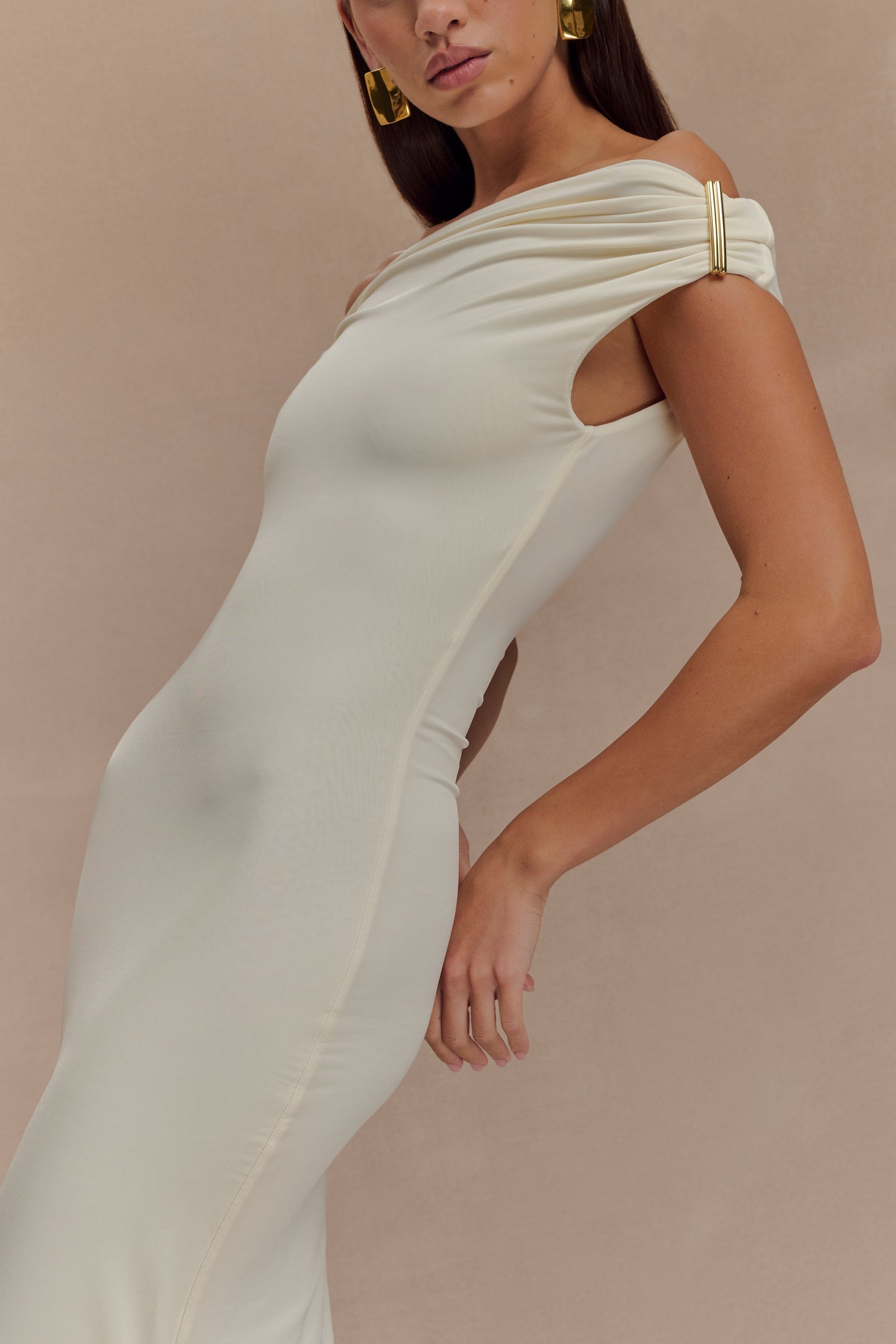 Robe Maxi Kinsley Slinky avec accessoires - Ivoire