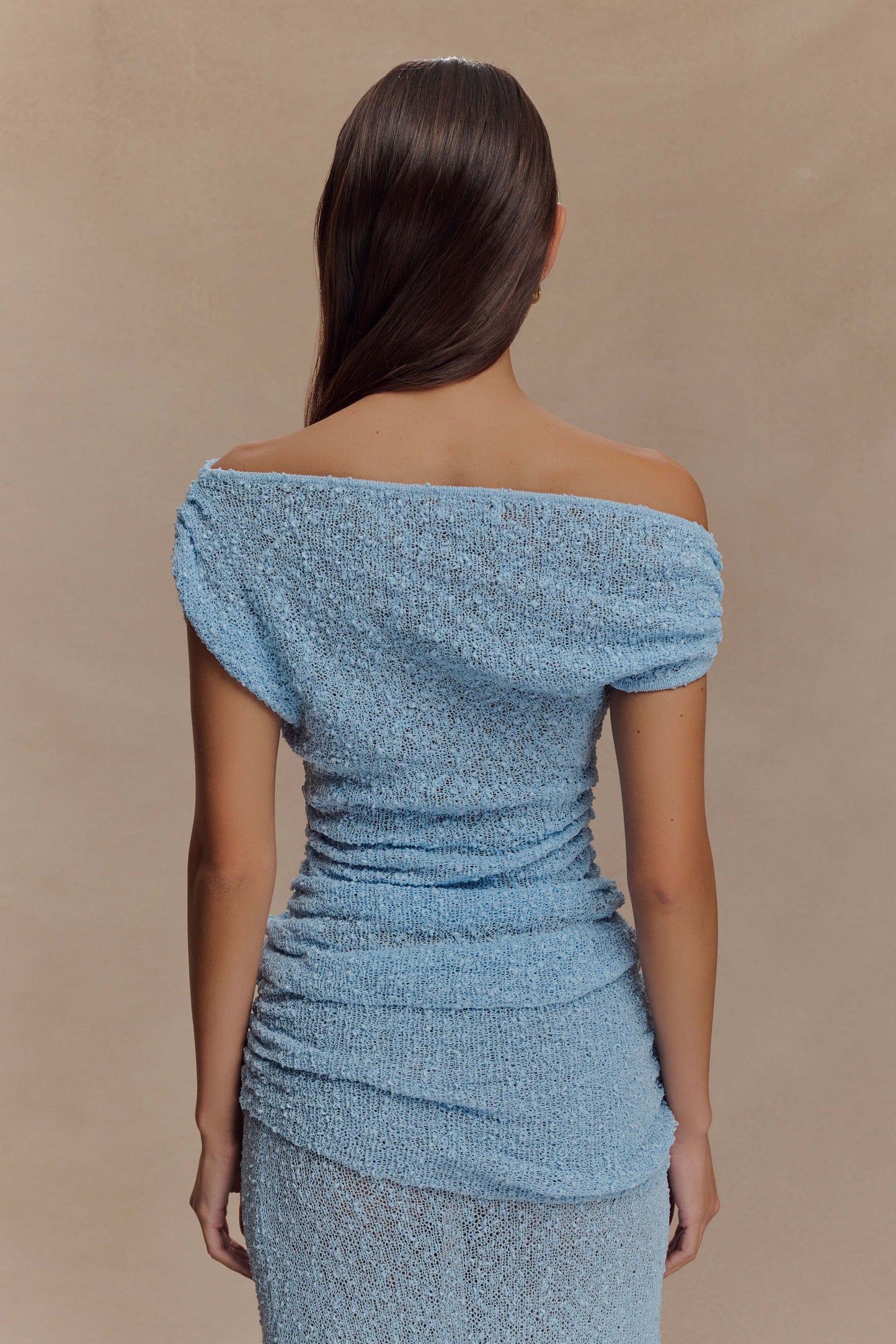 Top en tricot bouclé à épaules dénudées Chloe - Bleu clair