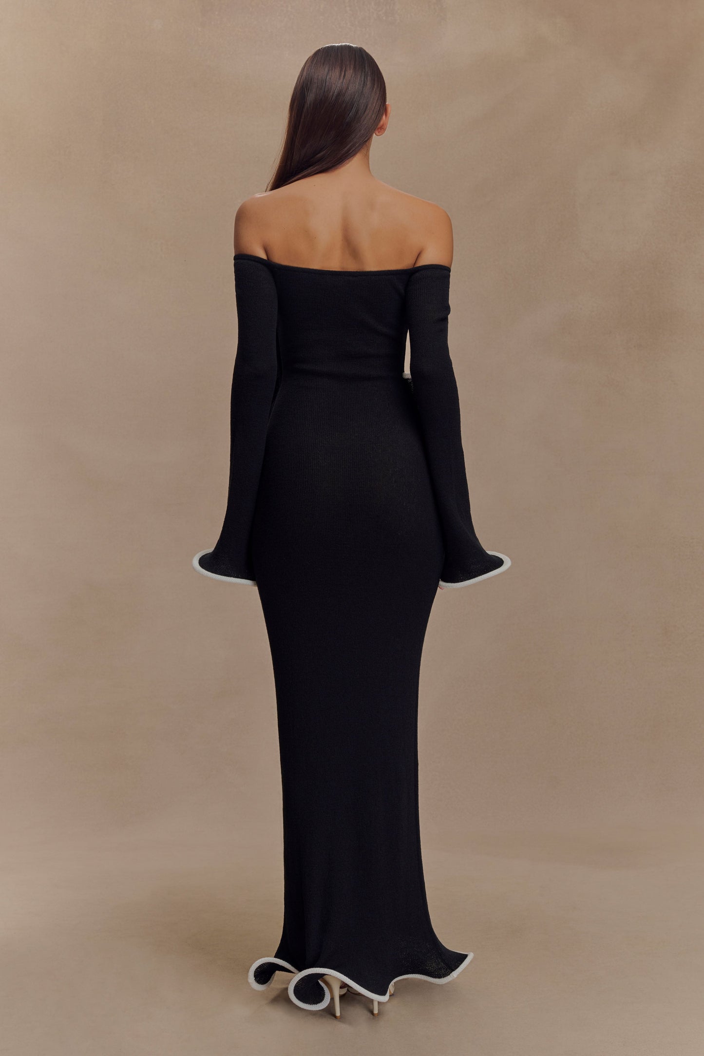Robe Maxi Tricotée à Manches Décolletées Sandrine - Noir/Blanc