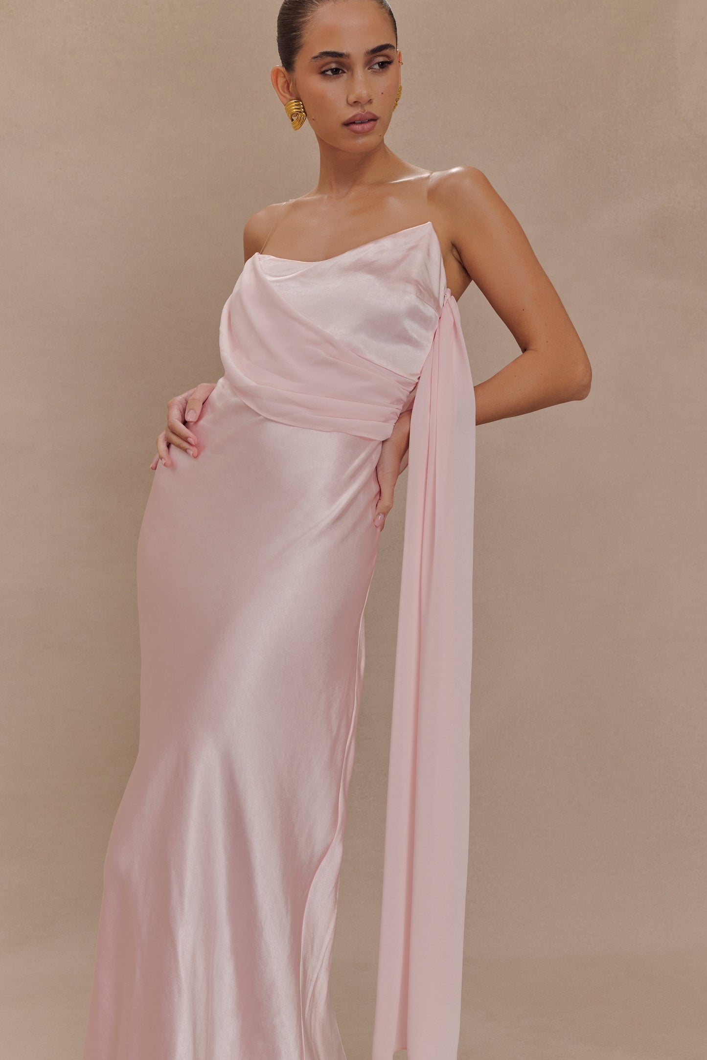 Robe Maxi Carah en Satin et Chiffon - Rose Pâle