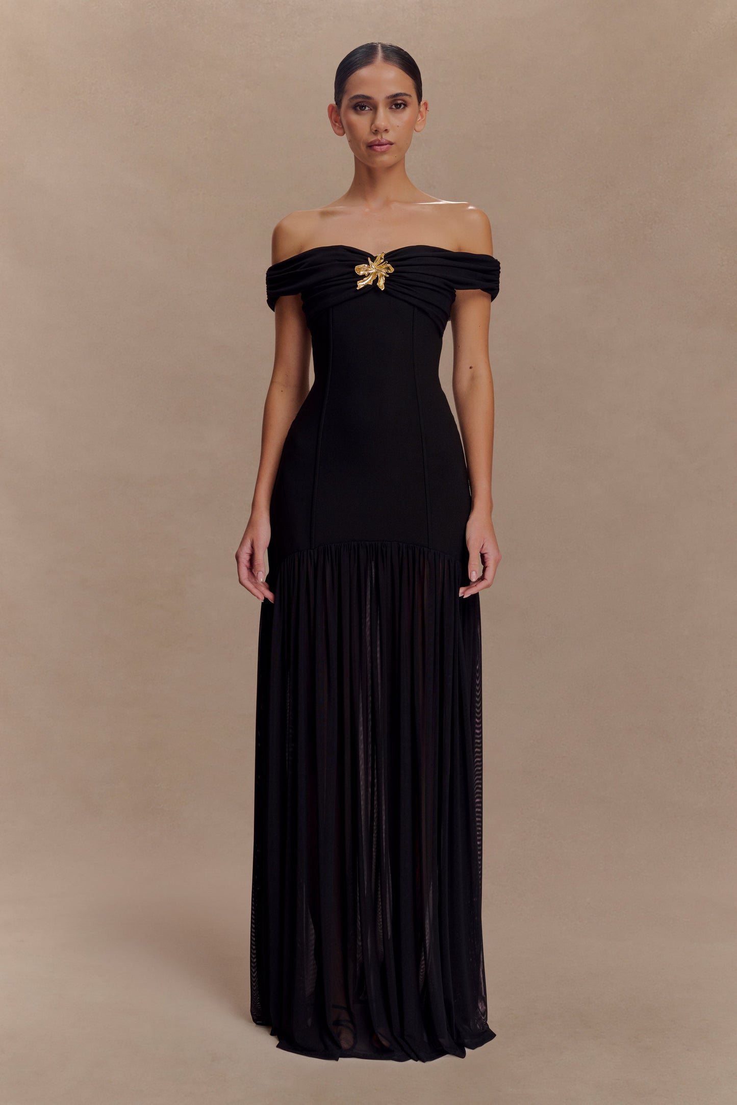 Robe maxi en crêpe à épaules dénudées Kellie - Noir