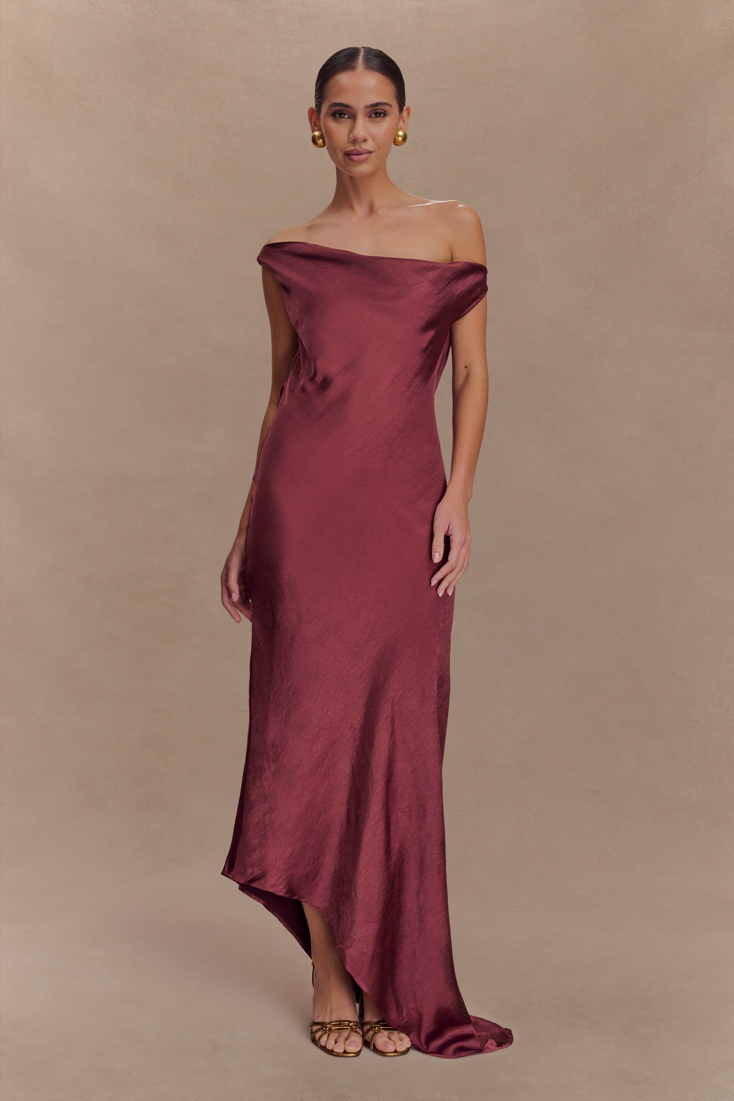 Robe Maxi Yvette à Bretelles avec Emmanchure Asymétrique - Cerise Brun