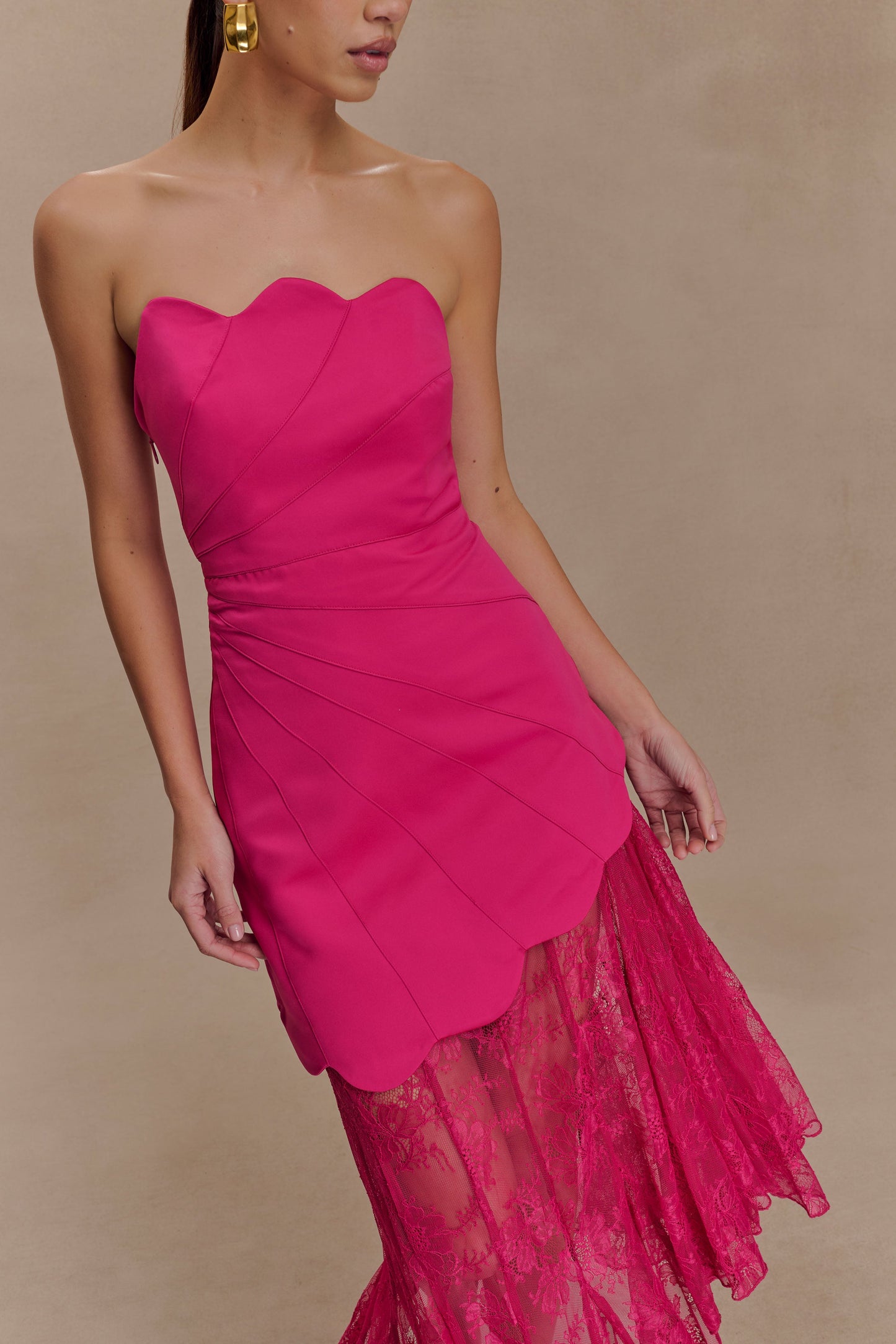 Robe Maxi en Satin et Dentelle Aleena - Dragonfruit