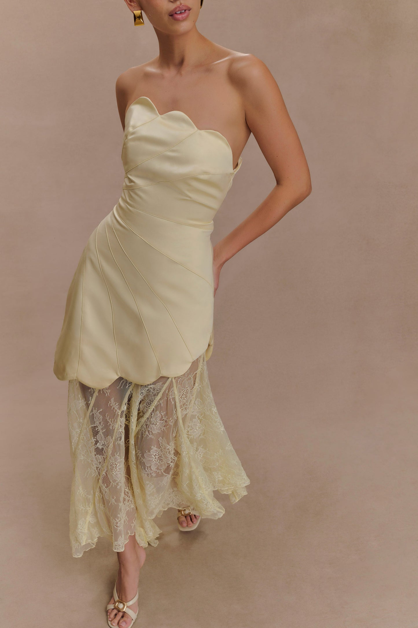 Robe Maxi en Satin et Dentelle Aleena - Citron