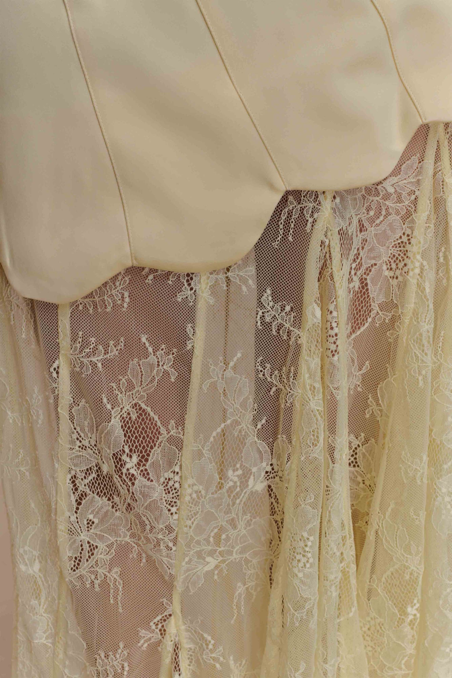 Robe Maxi en Satin et Dentelle Aleena - Citron