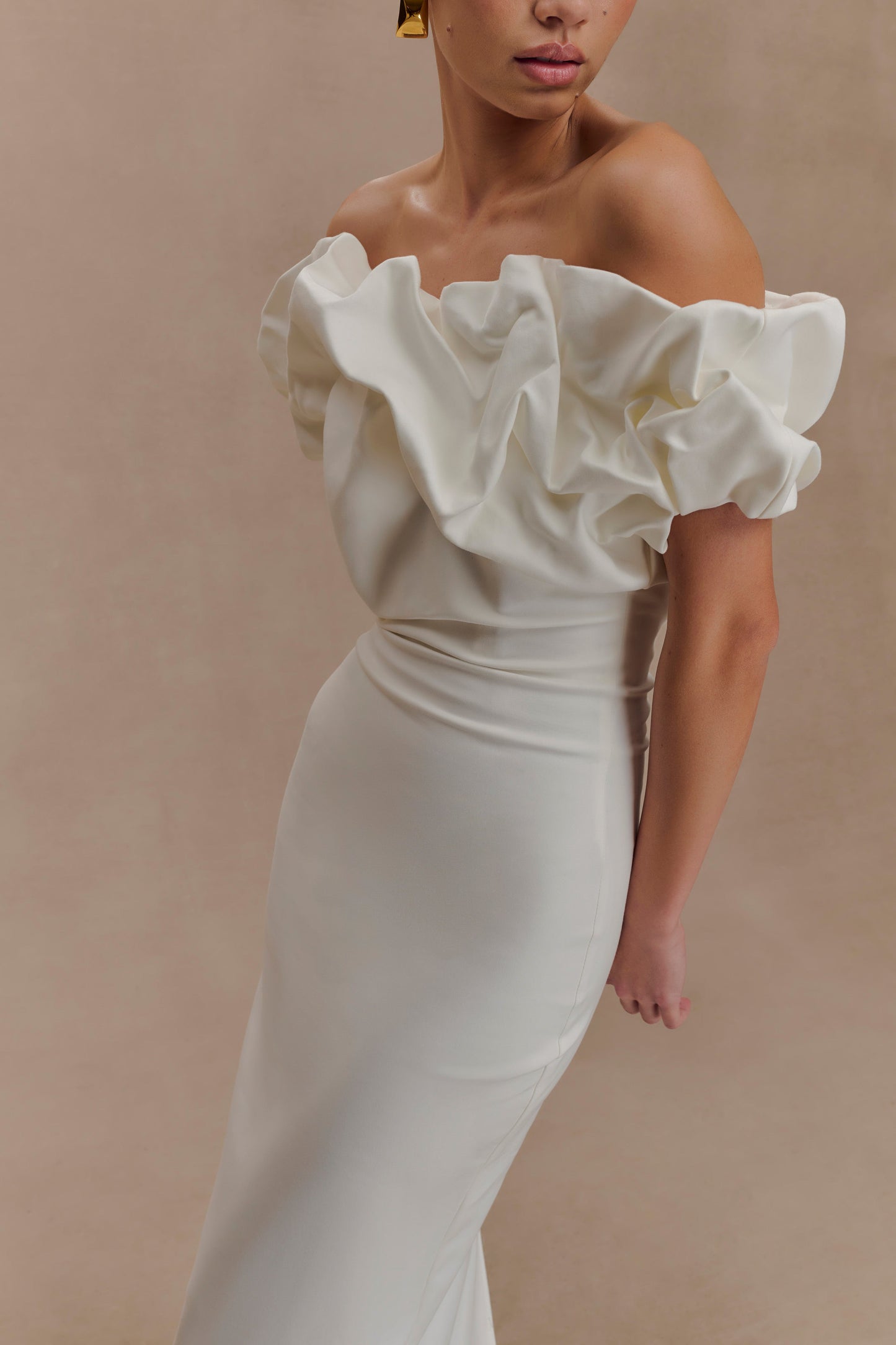 Robe Maxi Sculpturale Sariya - Blanche