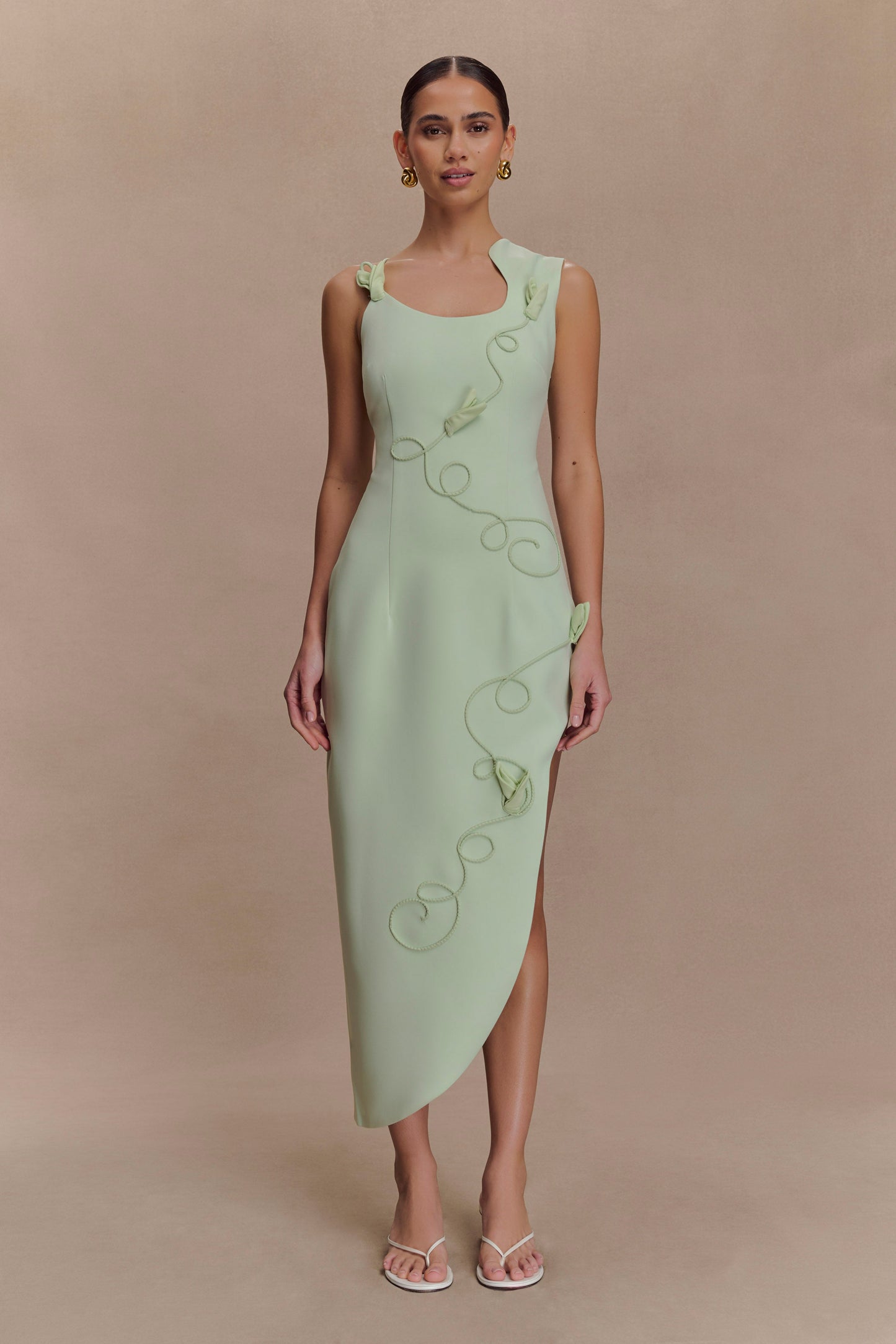 Robe midi brodée Virginia en tissu de costume - SAGE