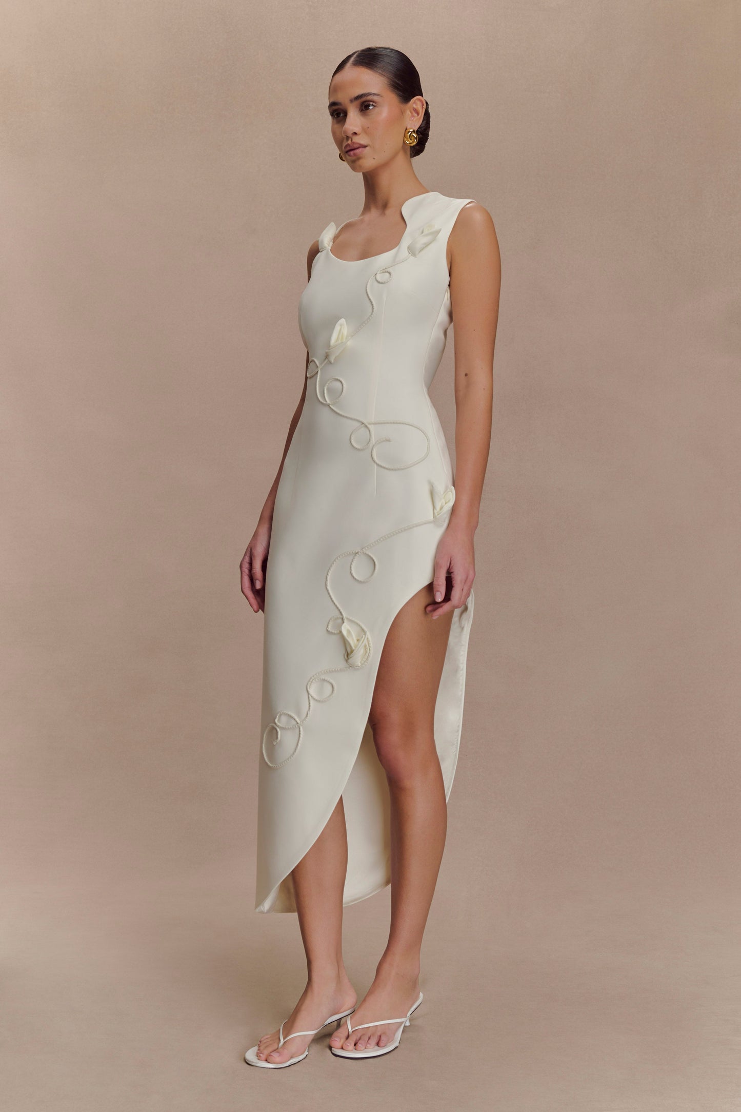 Robe midi brodée Virginia en tailleur - Blanc