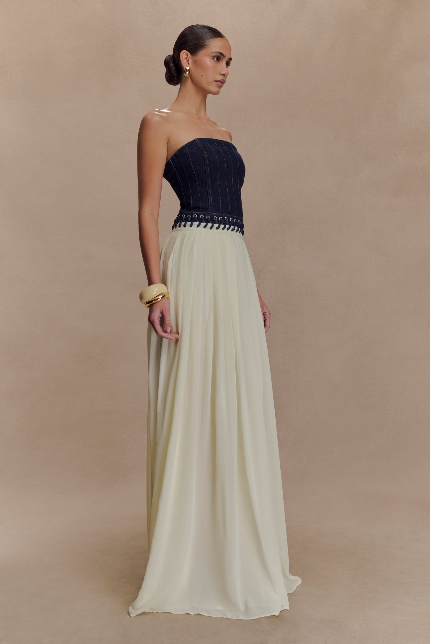 Robe maxi en jean et mousseline de soie Suella - Bleu indigo