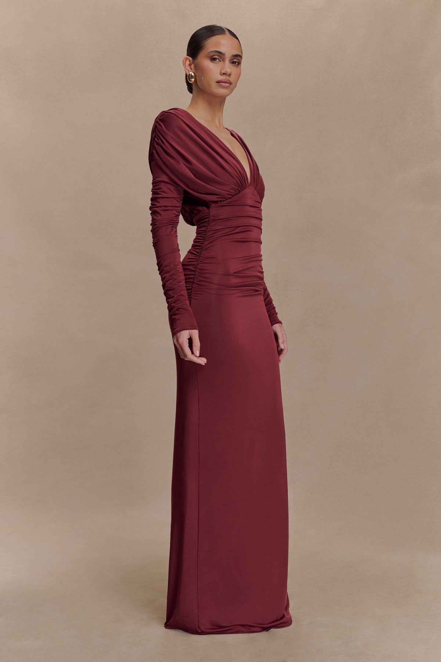 Robe longue à manches longues et décolleté plongeant Hayden - Vin rouge