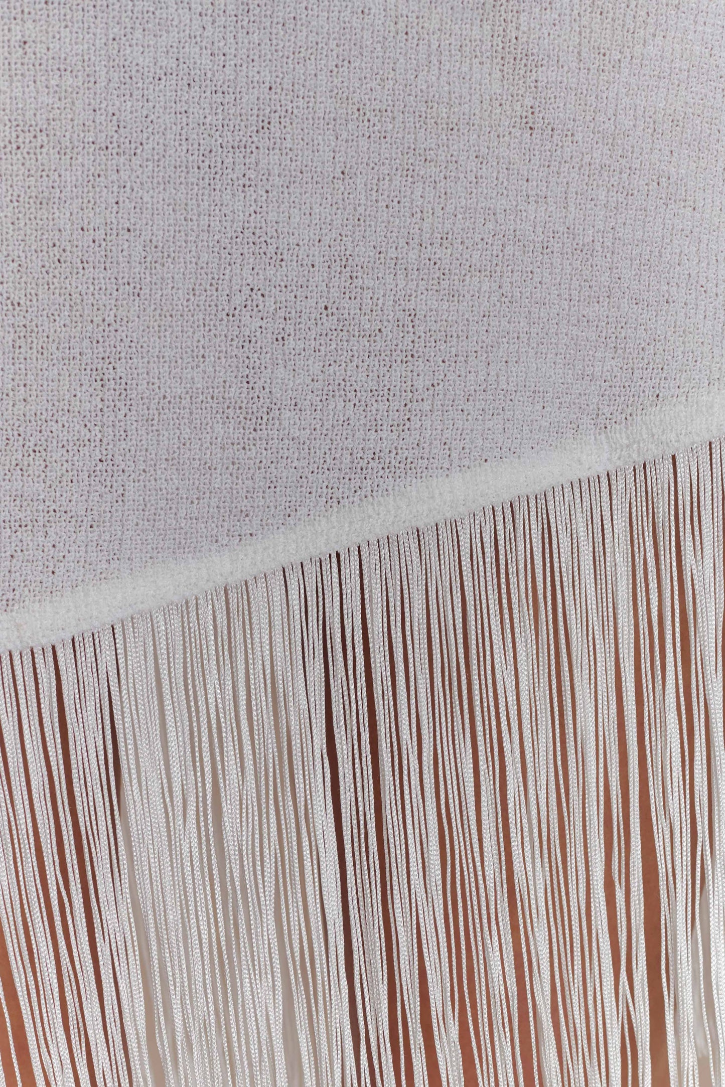 Mini-robe en tricot à franges et épaules dénudées Kayden - Ivoire