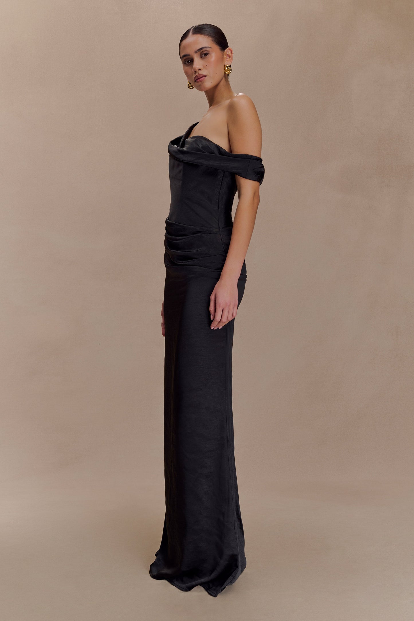 Robe Maxi Satin Dalia à épaules dénudées - Noir