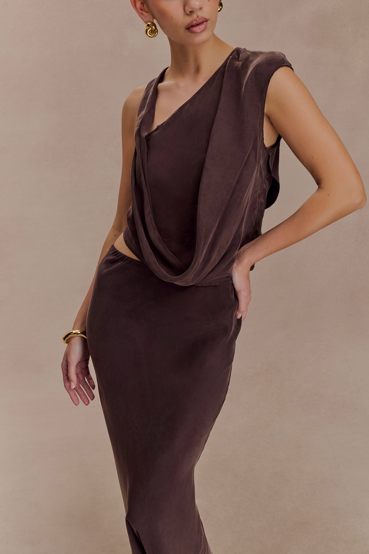 Top asymétrique Violeta - Chocolat noir