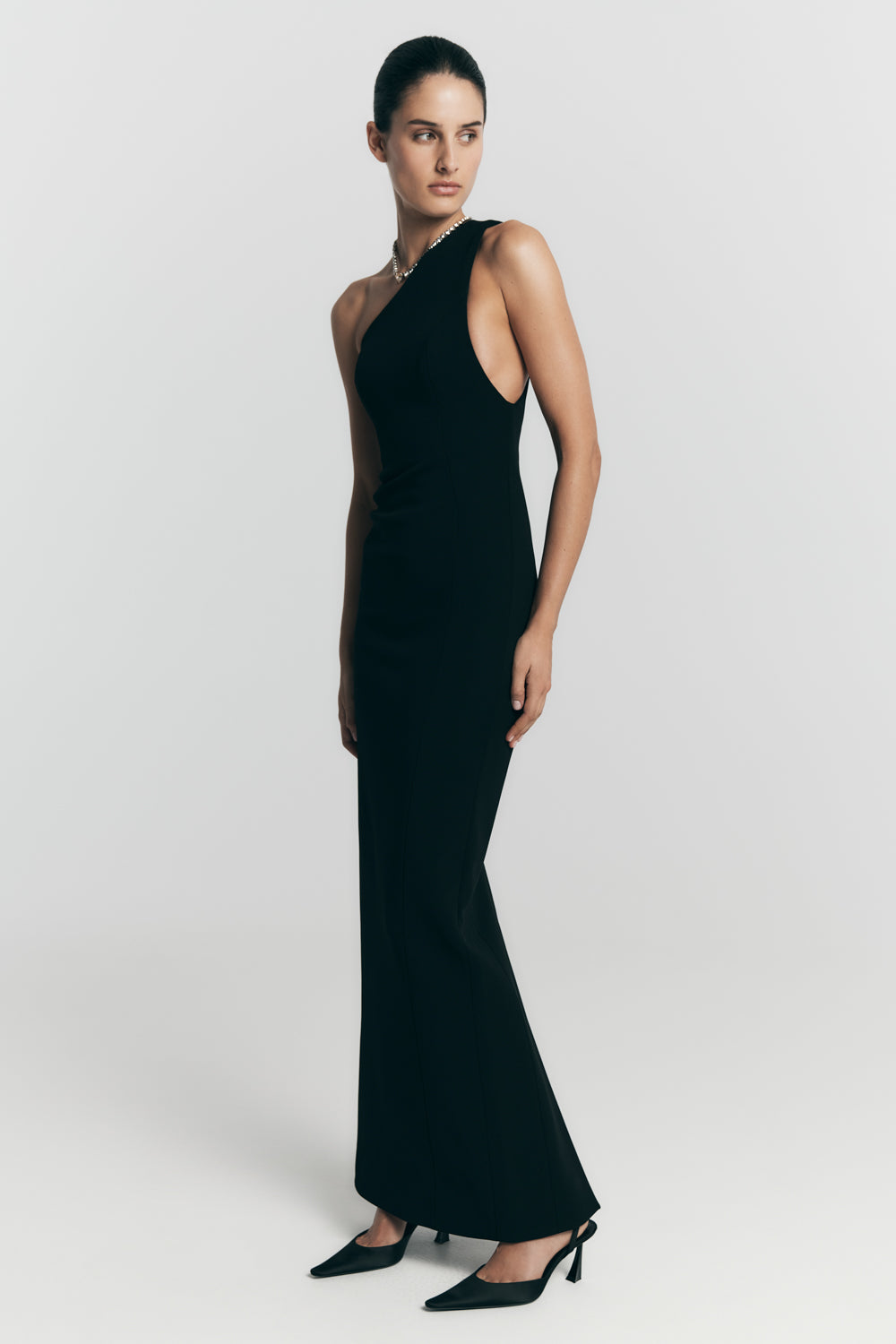 Robe Maxi Milena en Crêpe avec une Seule Épaule - Noire