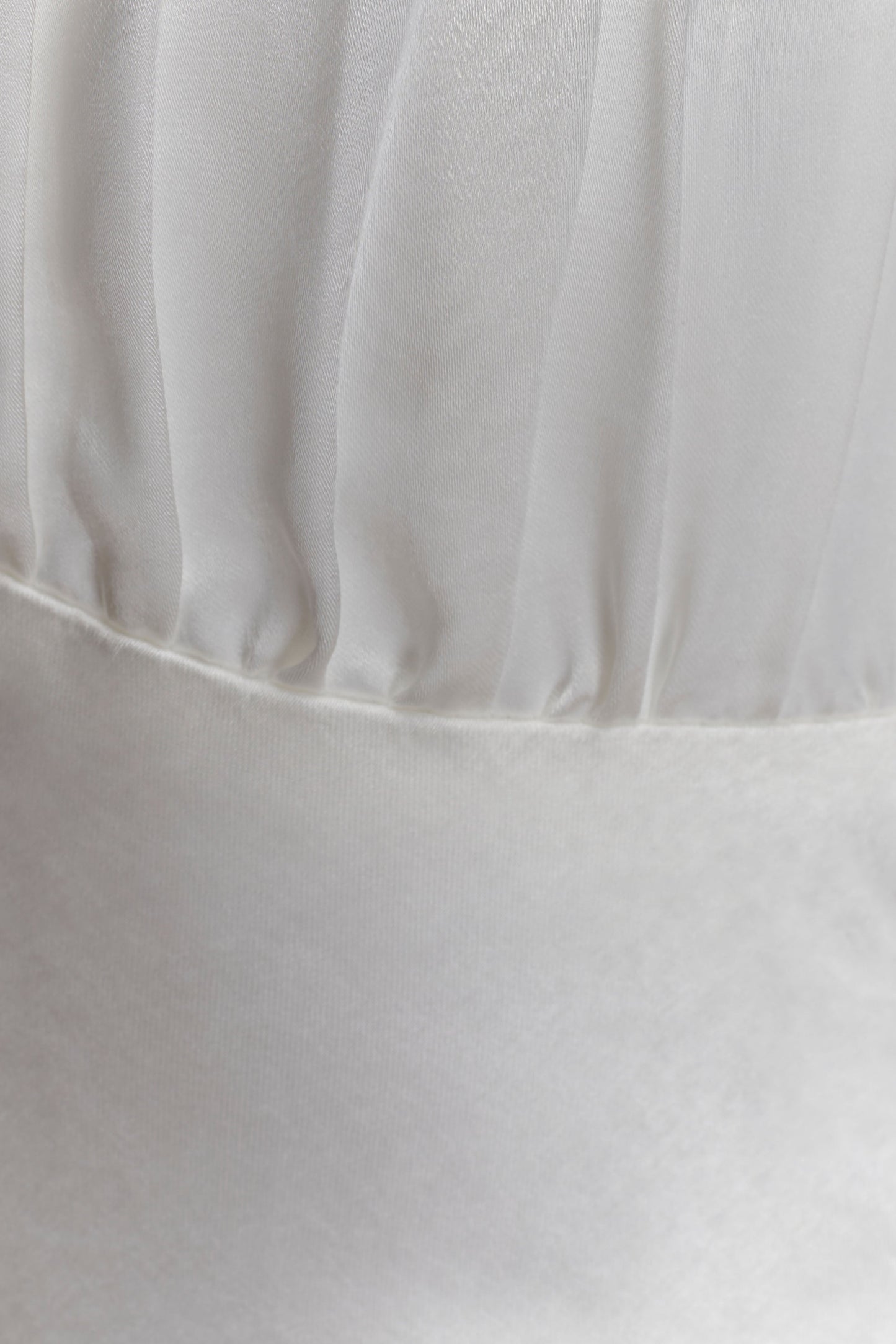 Alice Robe Maxi Satin à Décolleté Croisé - Blanc
