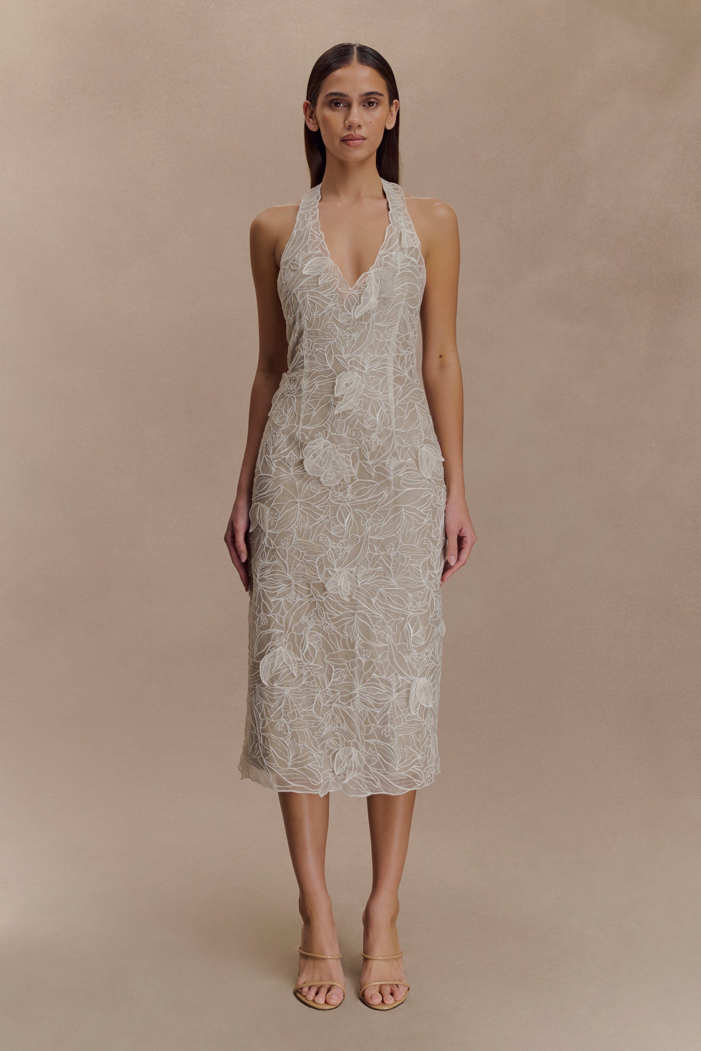 Robe midi en dentelle de soie à porter en bandoulière - Ivoire