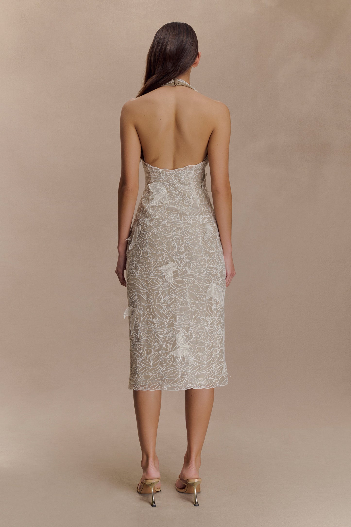 Robe midi en dentelle de soie à porter en bandoulière - Ivoire