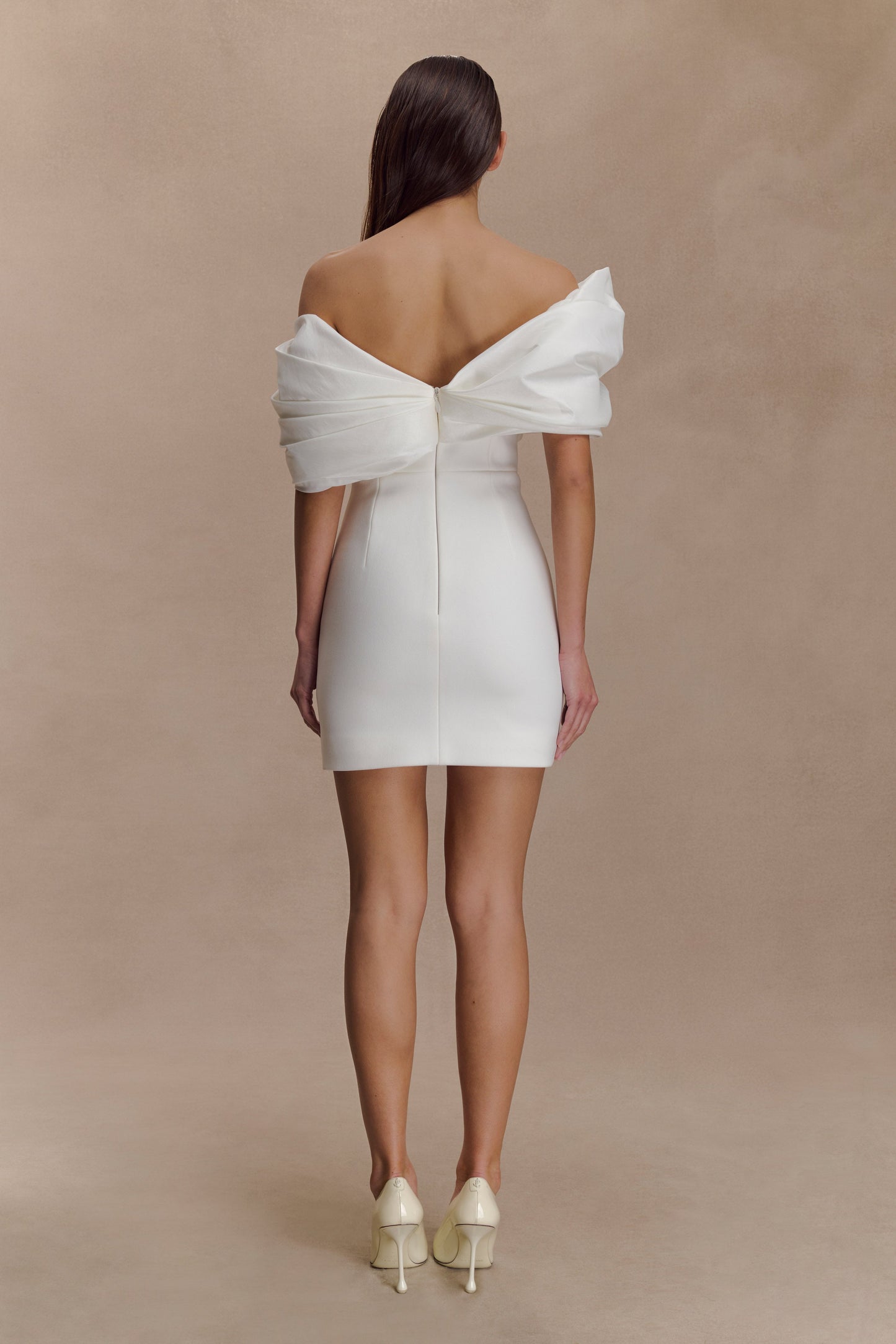 Mini-robe en crêpe à épaules dénudées Aphrodite - Ivoire