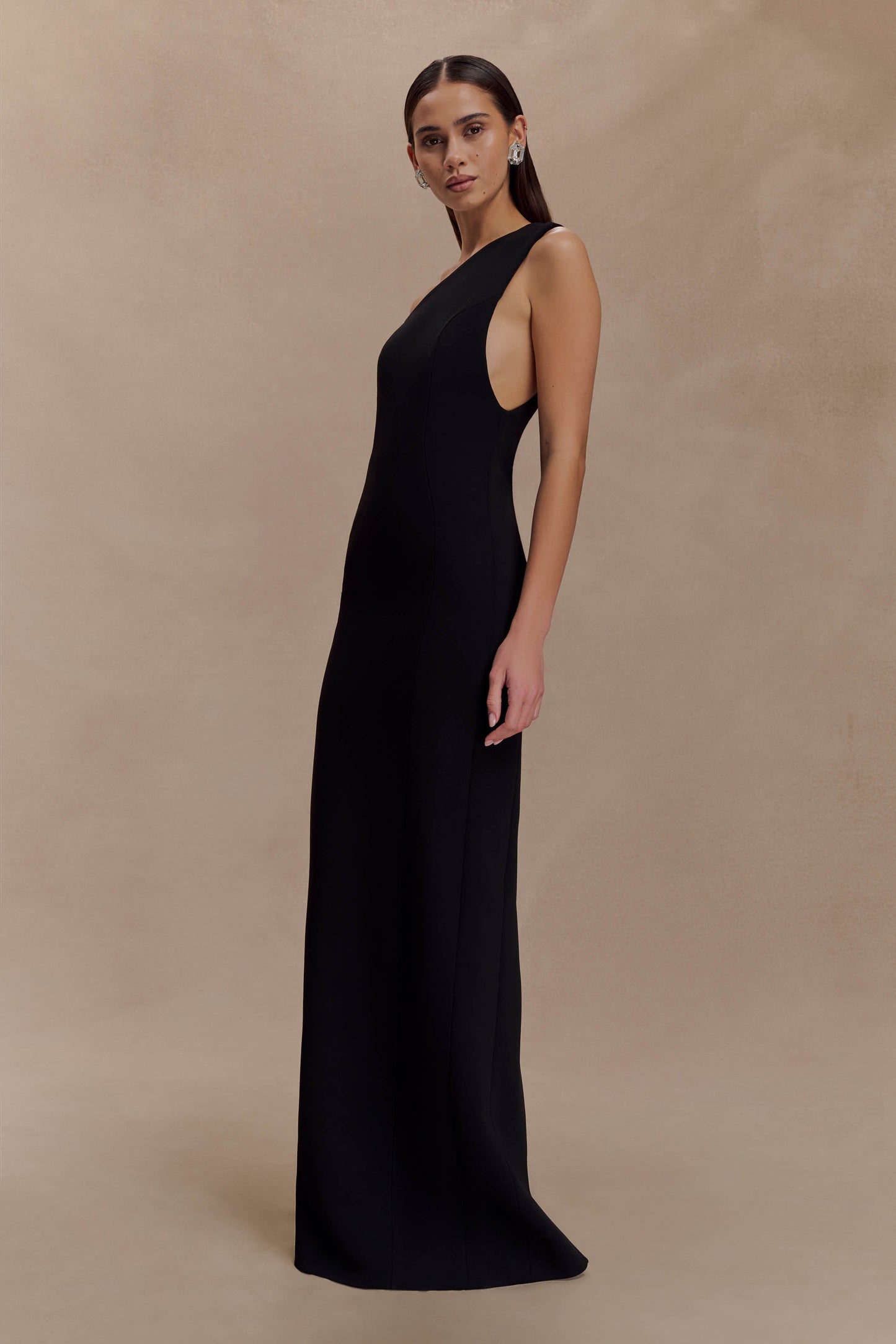 Robe Maxi Milena en Crêpe avec une Seule Épaule - Noire