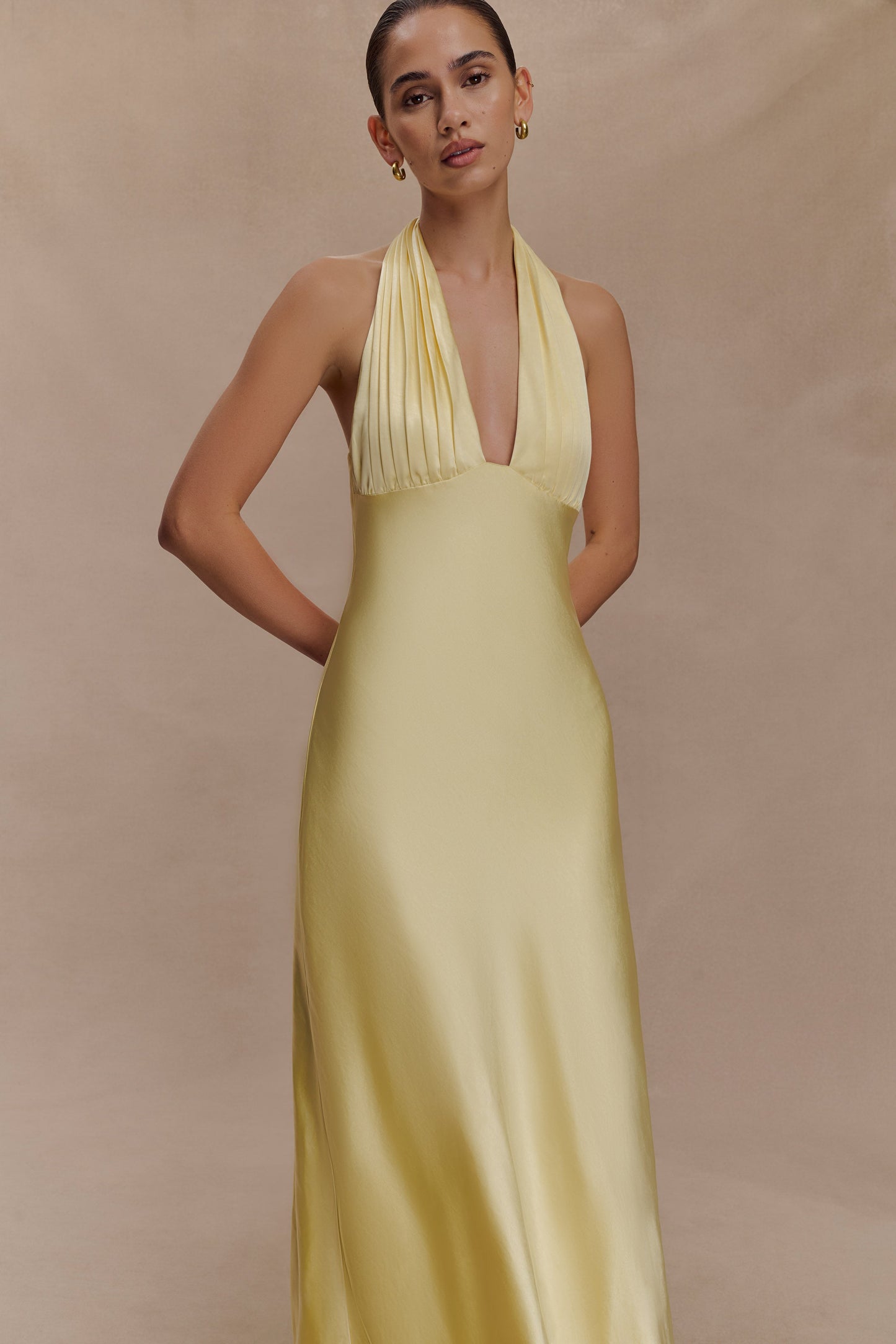 Alice Robe Maxi en Satin avec Décolleté Halter - Citron