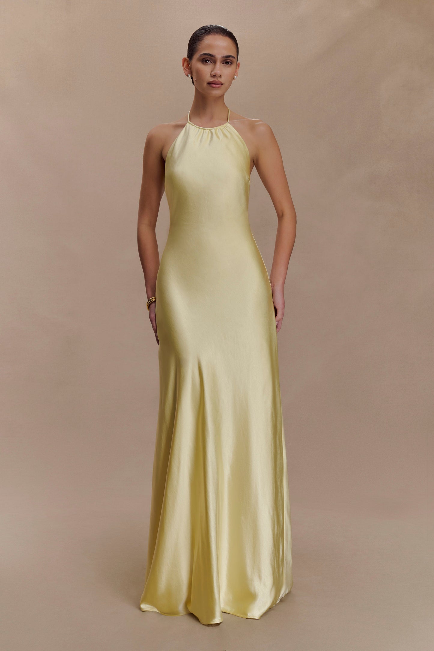Robe longue satinée à col montant Bella - Citron