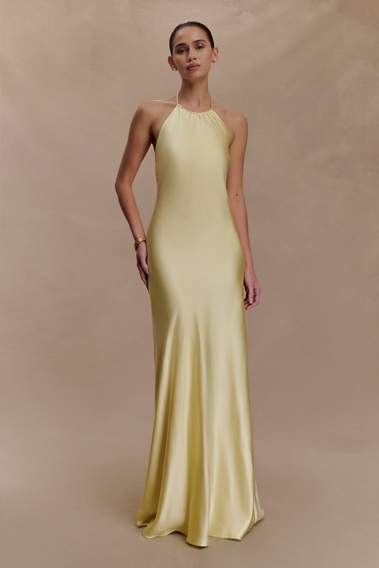 Robe longue satinée à col montant Bella - Citron