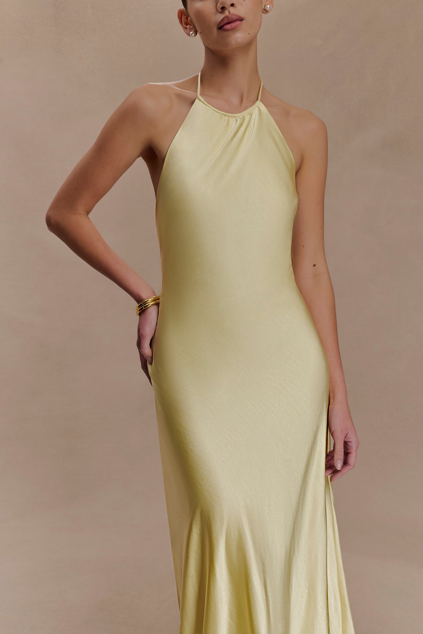 Robe longue satinée à col montant Bella - Citron